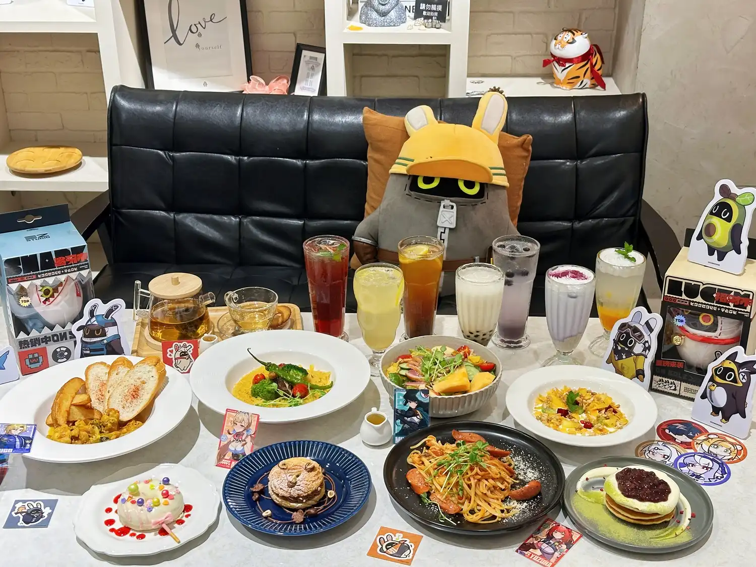 【開箱】《絕區零》× 萌番 More Fun 聯動主題餐廳！泳裝柚葉與愛麗絲陪你度過夏日！