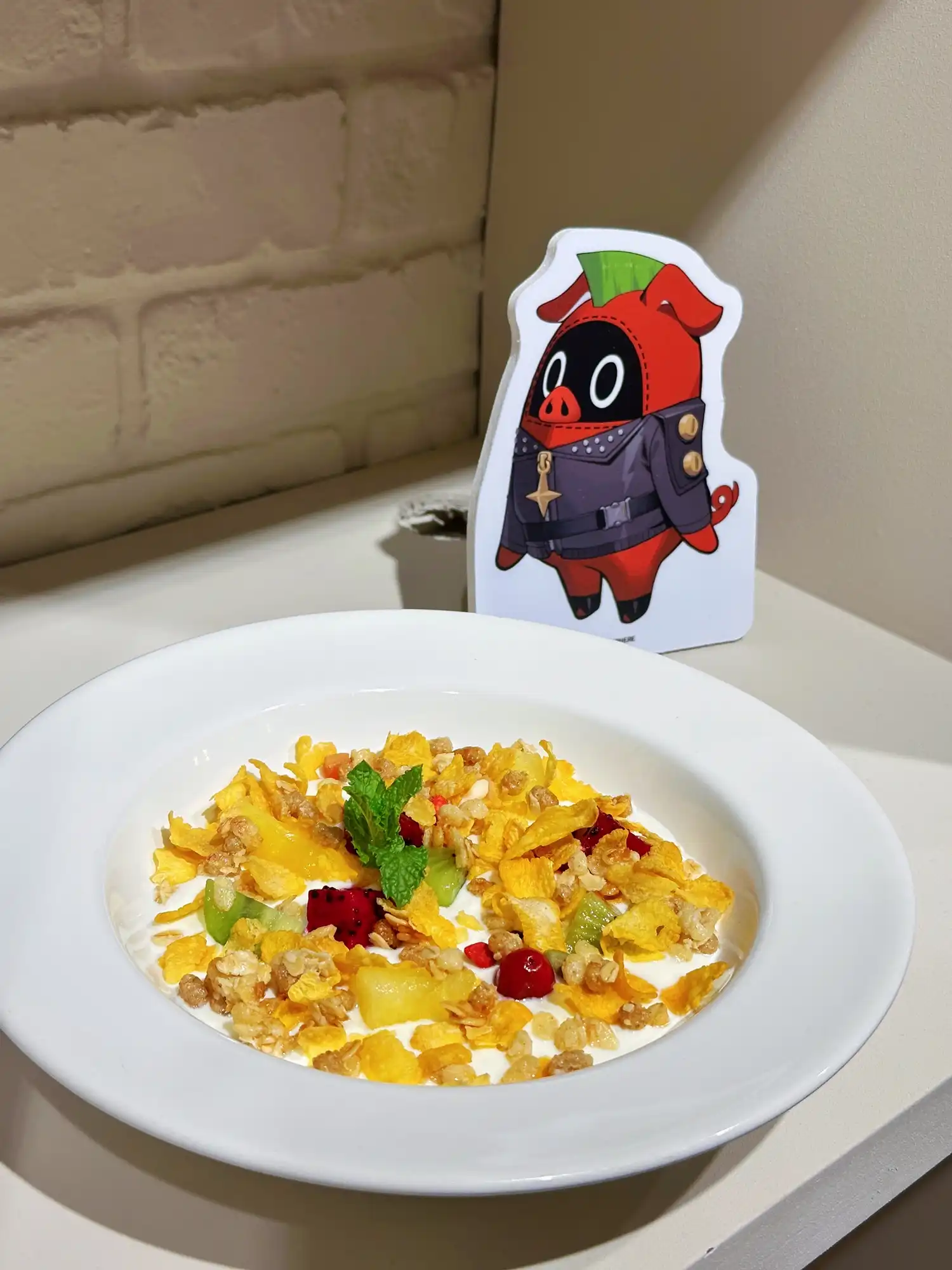 【開箱】《絕區零》× 萌番 More Fun 聯動主題餐廳！泳裝柚葉與愛麗絲陪你度過夏日！