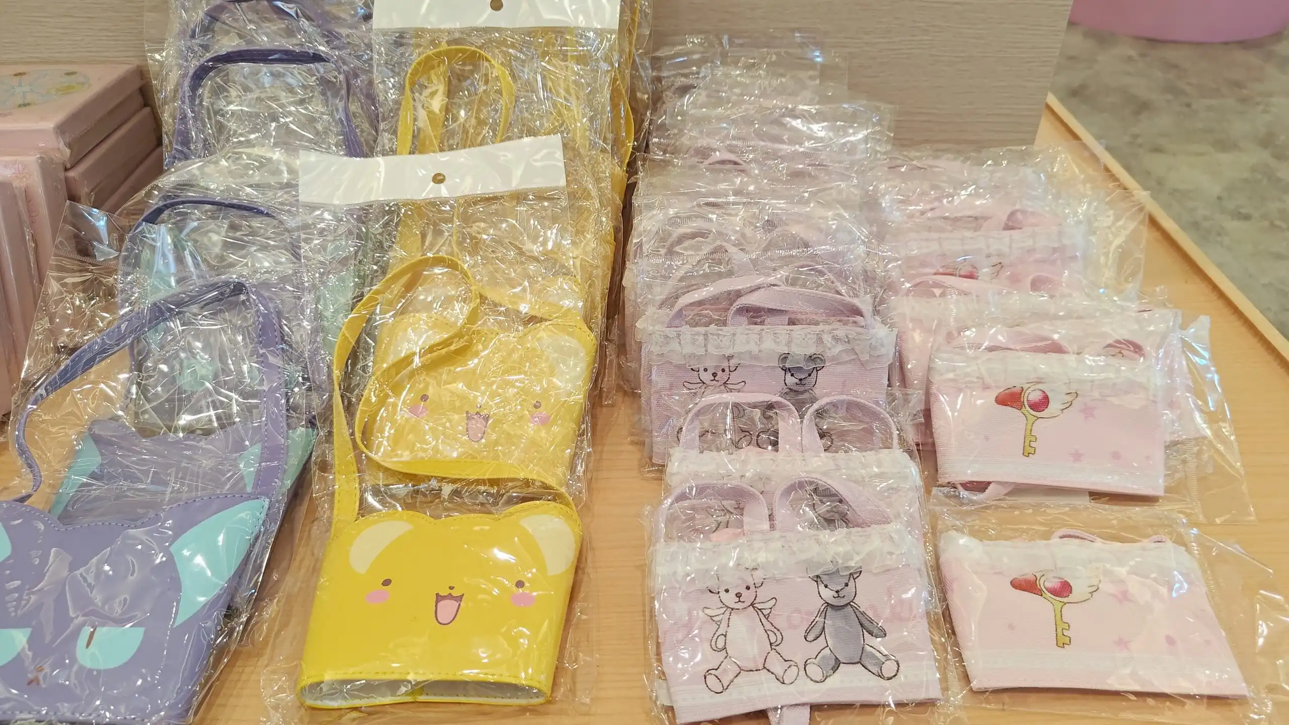 【開箱】新光三越南西店一館《庫洛魔法使》快閃店 限定周邊等你一同「封印解除」