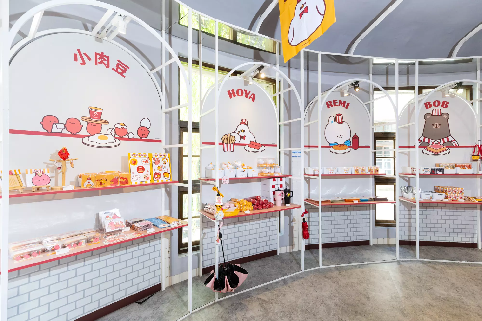2025 夏天最療癒台味主題登場！dtto friends 主題快閃店《SAUGY BRUNCH》台式早餐店松菸正式開張全新角色「小肉豆」現身，眾多限定週邊搶先收藏、消費禮/打卡禮 天天送