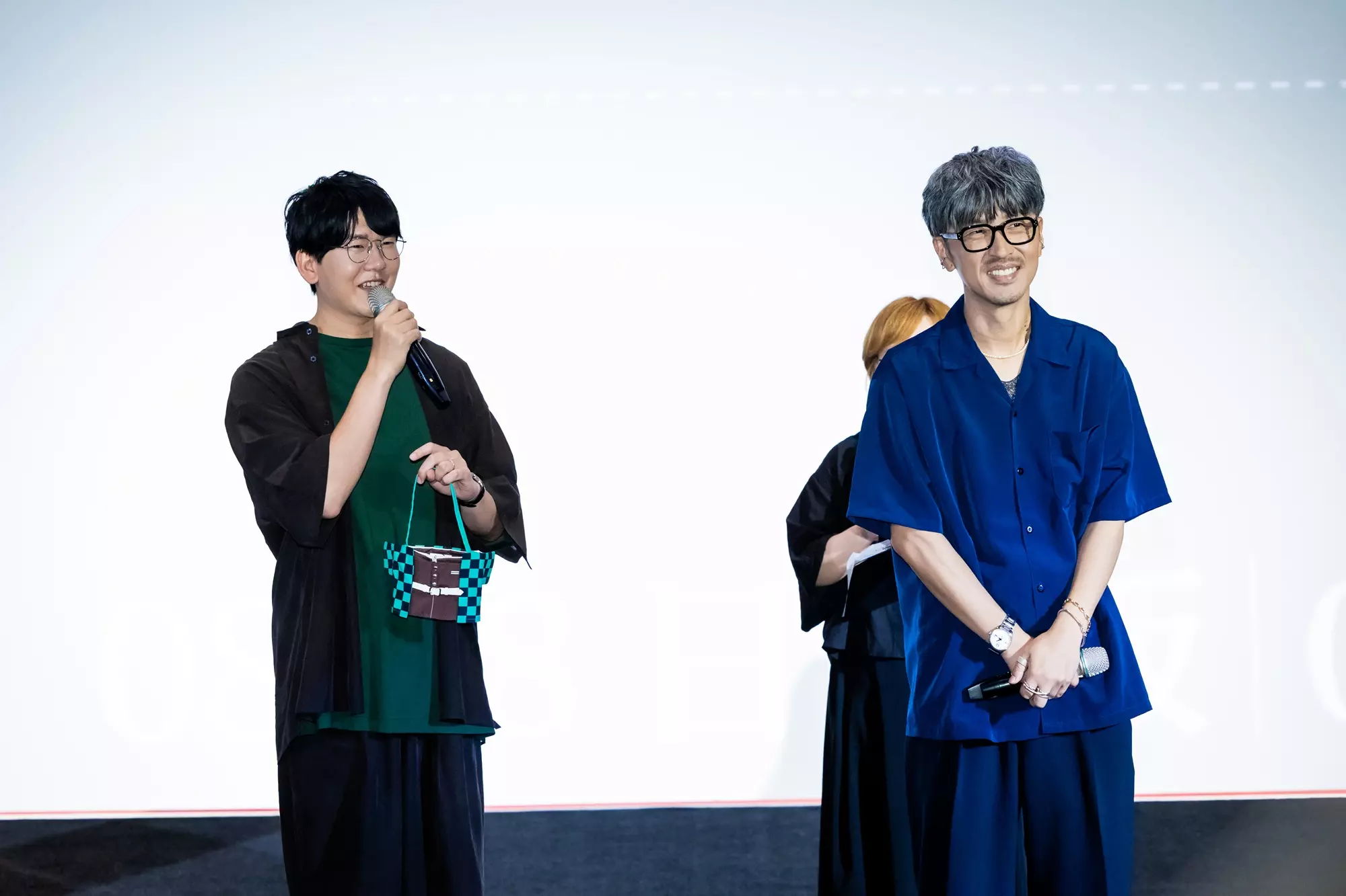 《劇場版「鬼滅之刃」無限城篇 第一章 猗窩座再襲》在台票房衝破5億，聲優花江夏樹、櫻井孝宏訪台謝粉絲 ，紅毯活動吸引破千人一睹風采！