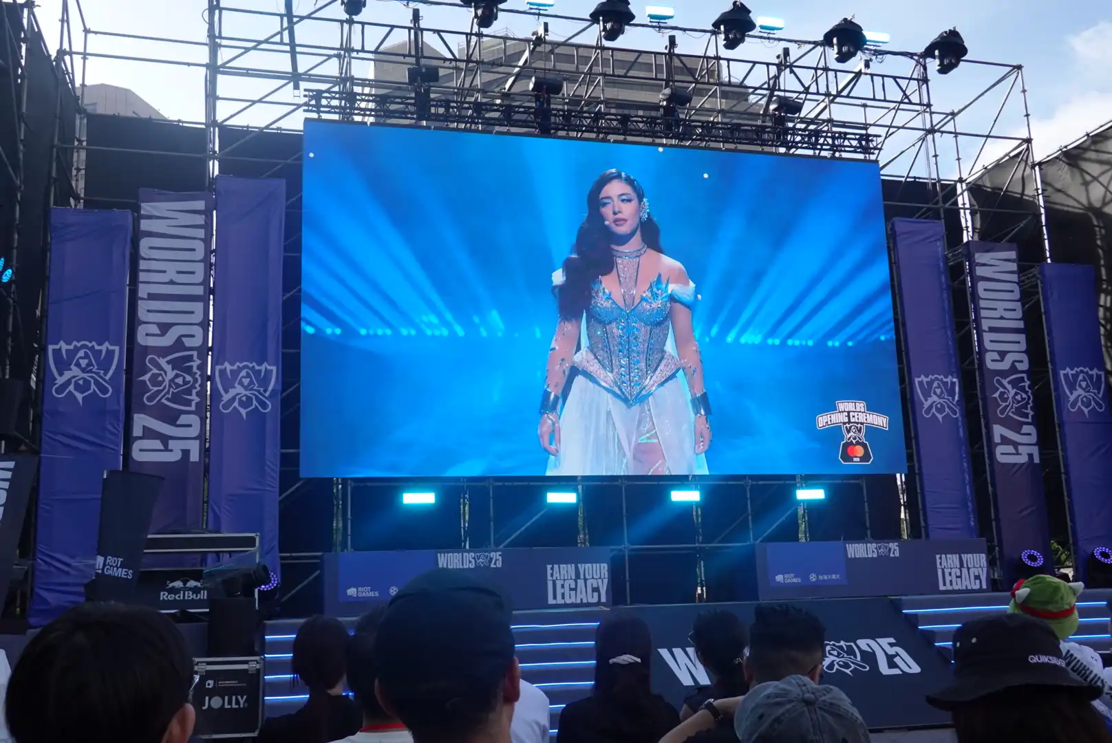 《英雄聯盟》見證六冠傳奇誕生 101 水舞廣場 觀賽派對賽後回顧