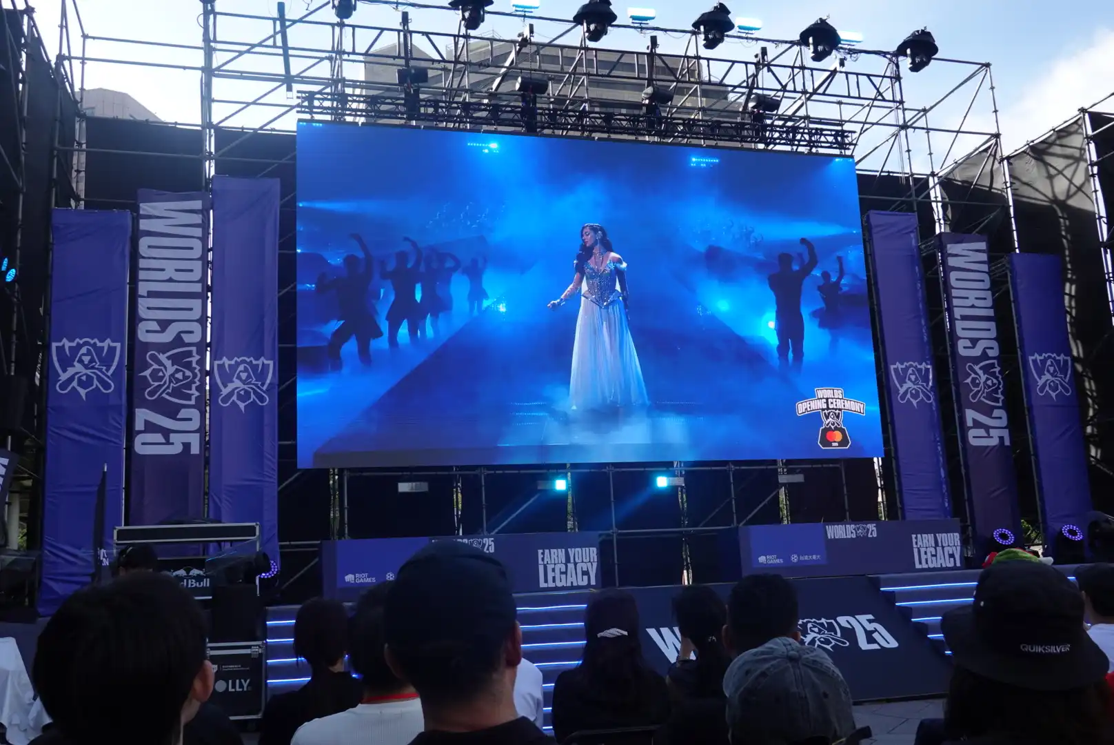 《英雄聯盟》見證六冠傳奇誕生 101 水舞廣場 觀賽派對賽後回顧