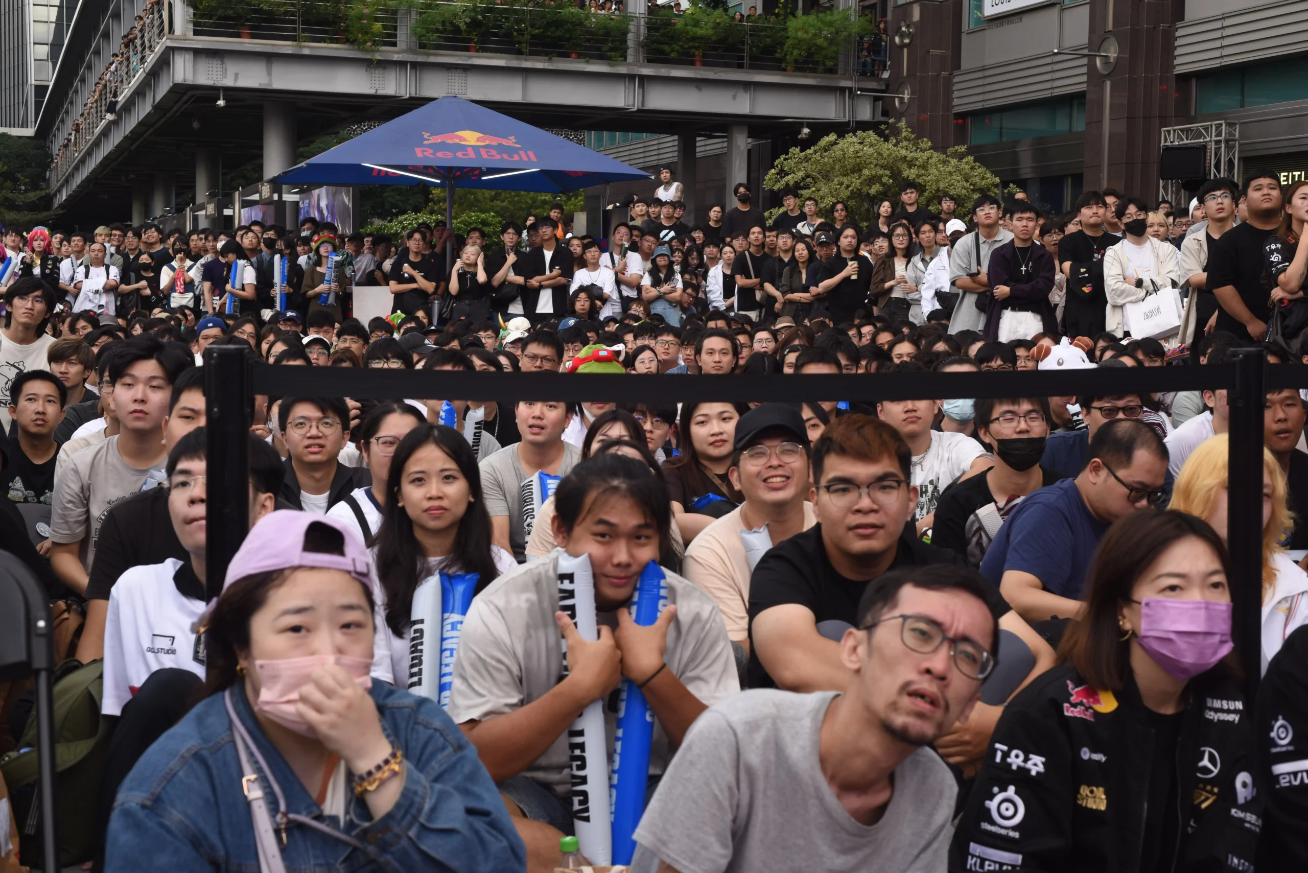 《英雄聯盟》見證六冠傳奇誕生 101 水舞廣場 觀賽派對賽後回顧