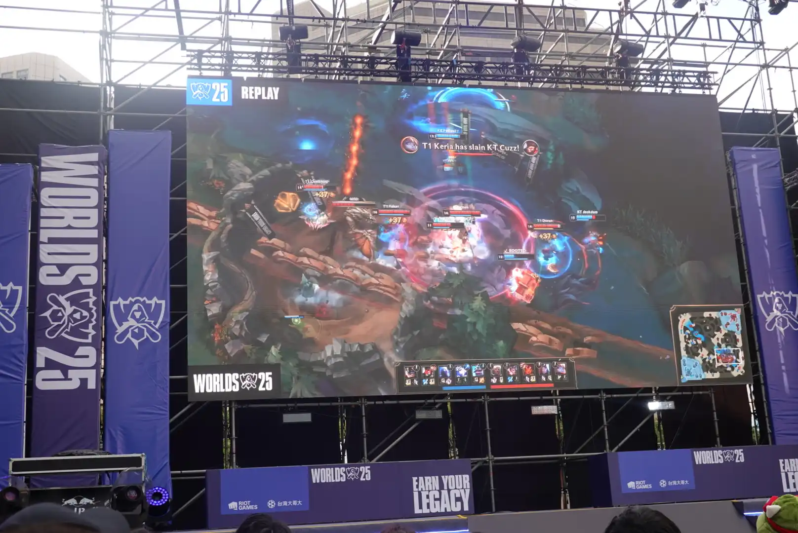 《英雄聯盟》見證六冠傳奇誕生 101 水舞廣場 觀賽派對賽後回顧