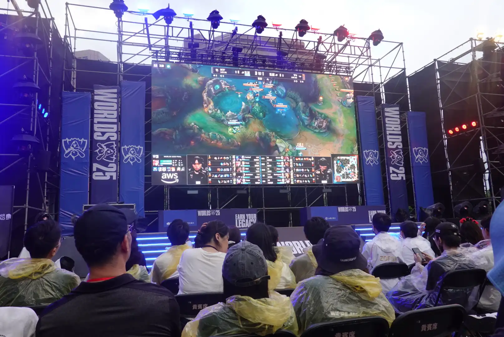 《英雄聯盟》見證六冠傳奇誕生 101 水舞廣場 觀賽派對賽後回顧