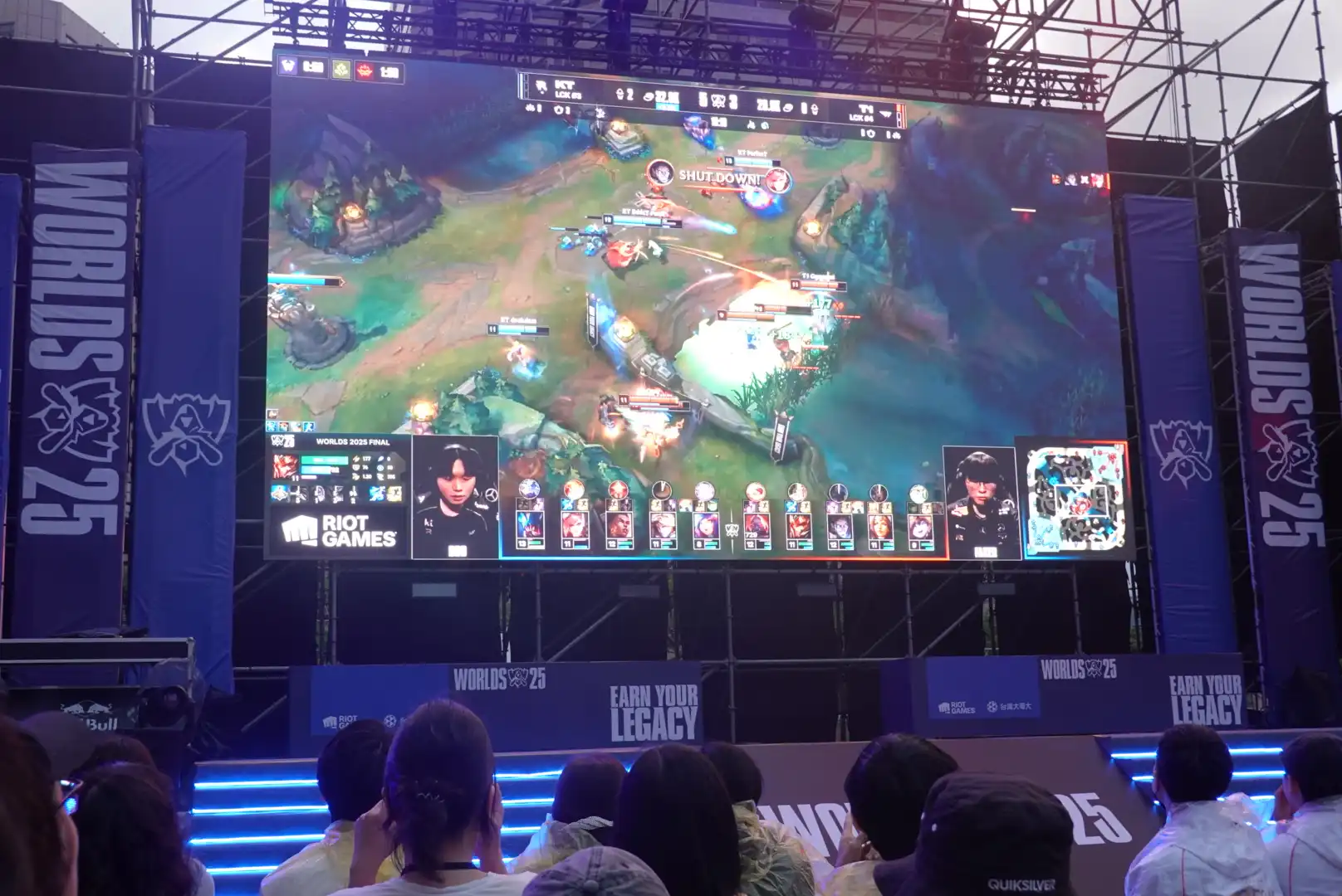 《英雄聯盟》見證六冠傳奇誕生 101 水舞廣場 觀賽派對賽後回顧