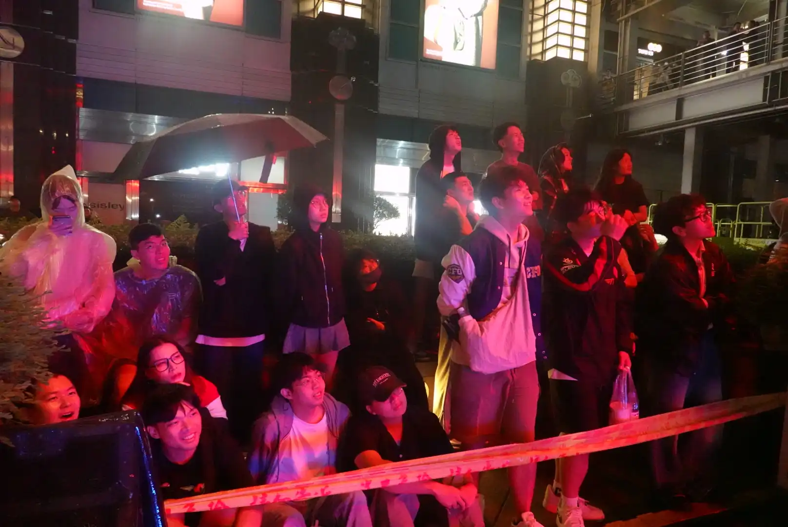 《英雄聯盟》見證六冠傳奇誕生 101 水舞廣場 觀賽派對賽後回顧