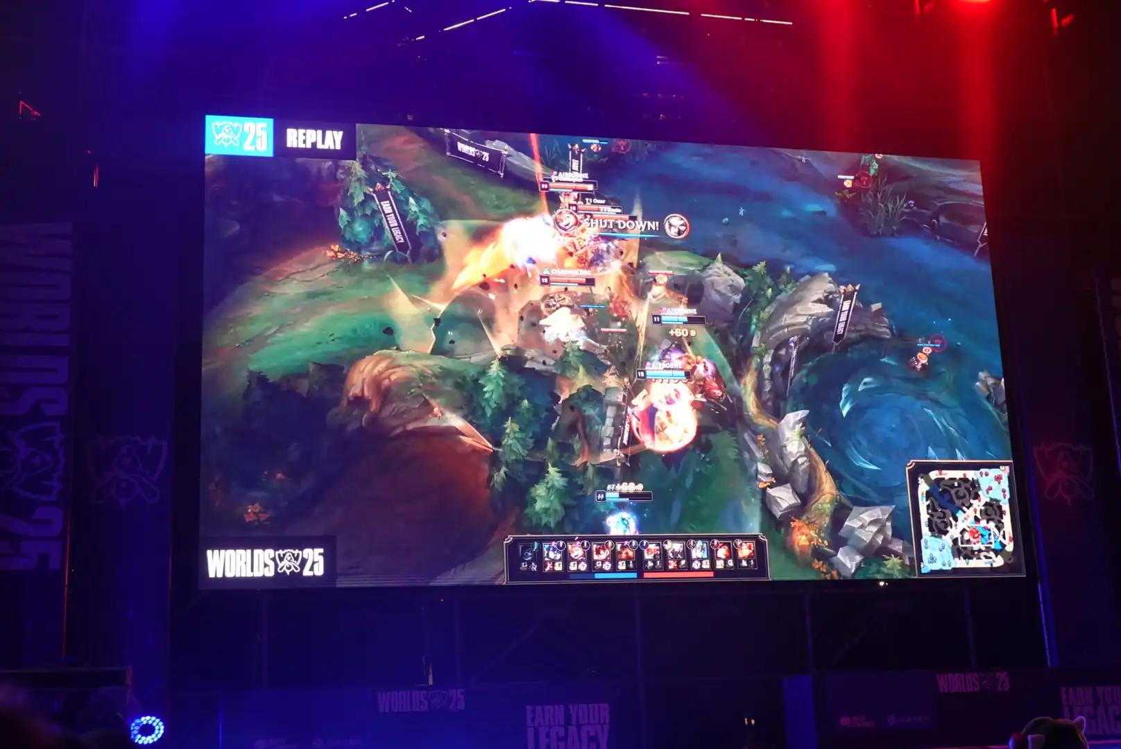 《英雄聯盟》見證六冠傳奇誕生 101 水舞廣場 觀賽派對賽後回顧