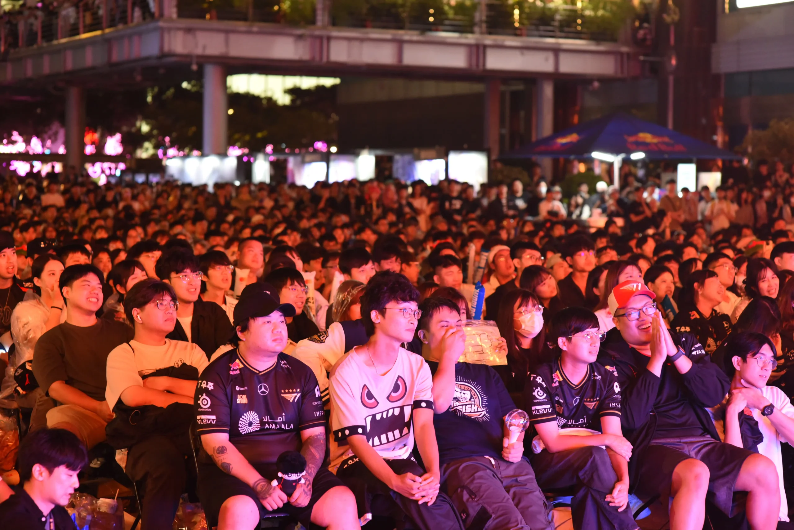 《英雄聯盟》見證六冠傳奇誕生 101 水舞廣場 觀賽派對賽後回顧