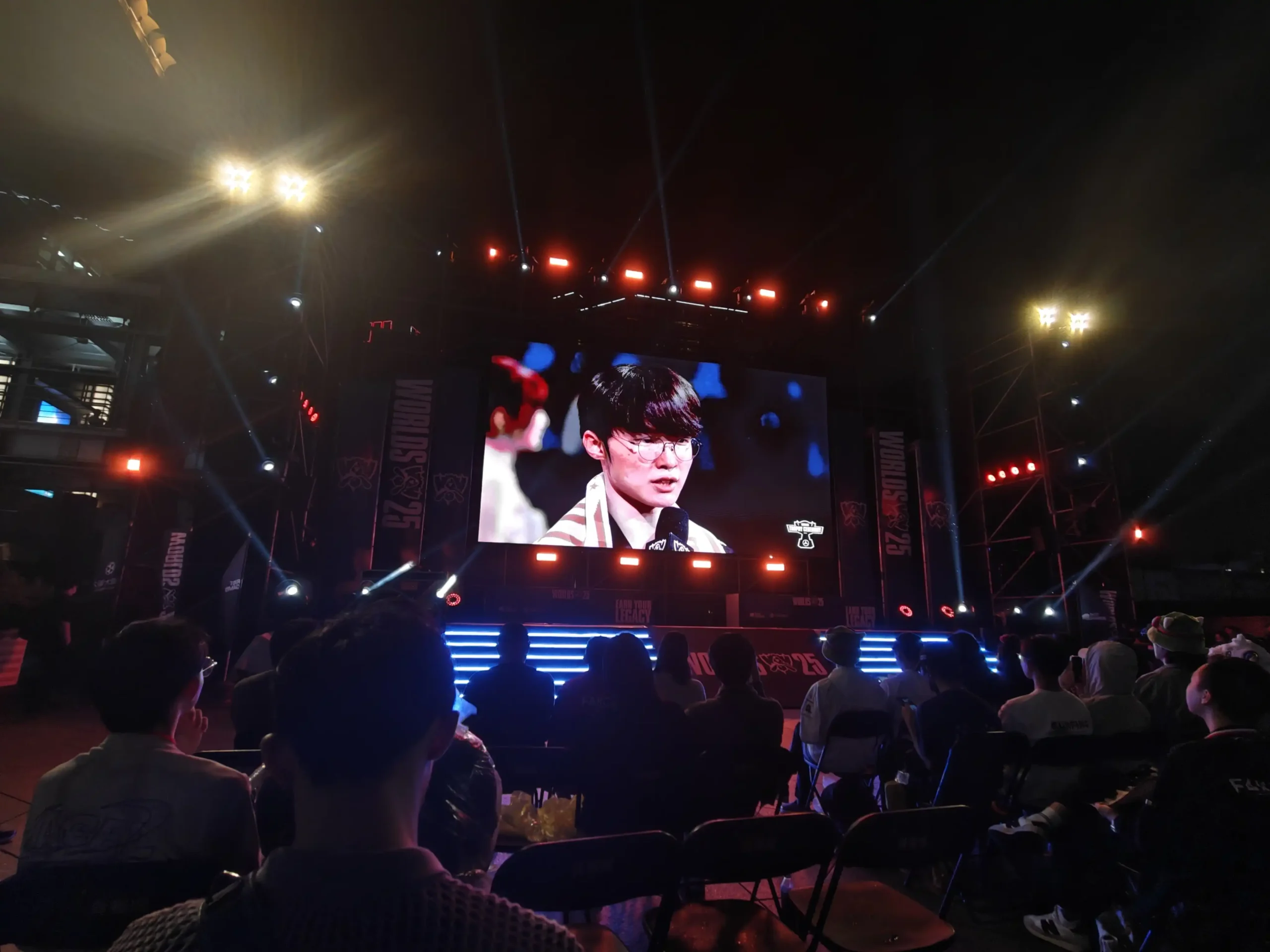 《英雄聯盟》見證六冠傳奇誕生 101 水舞廣場 觀賽派對賽後回顧