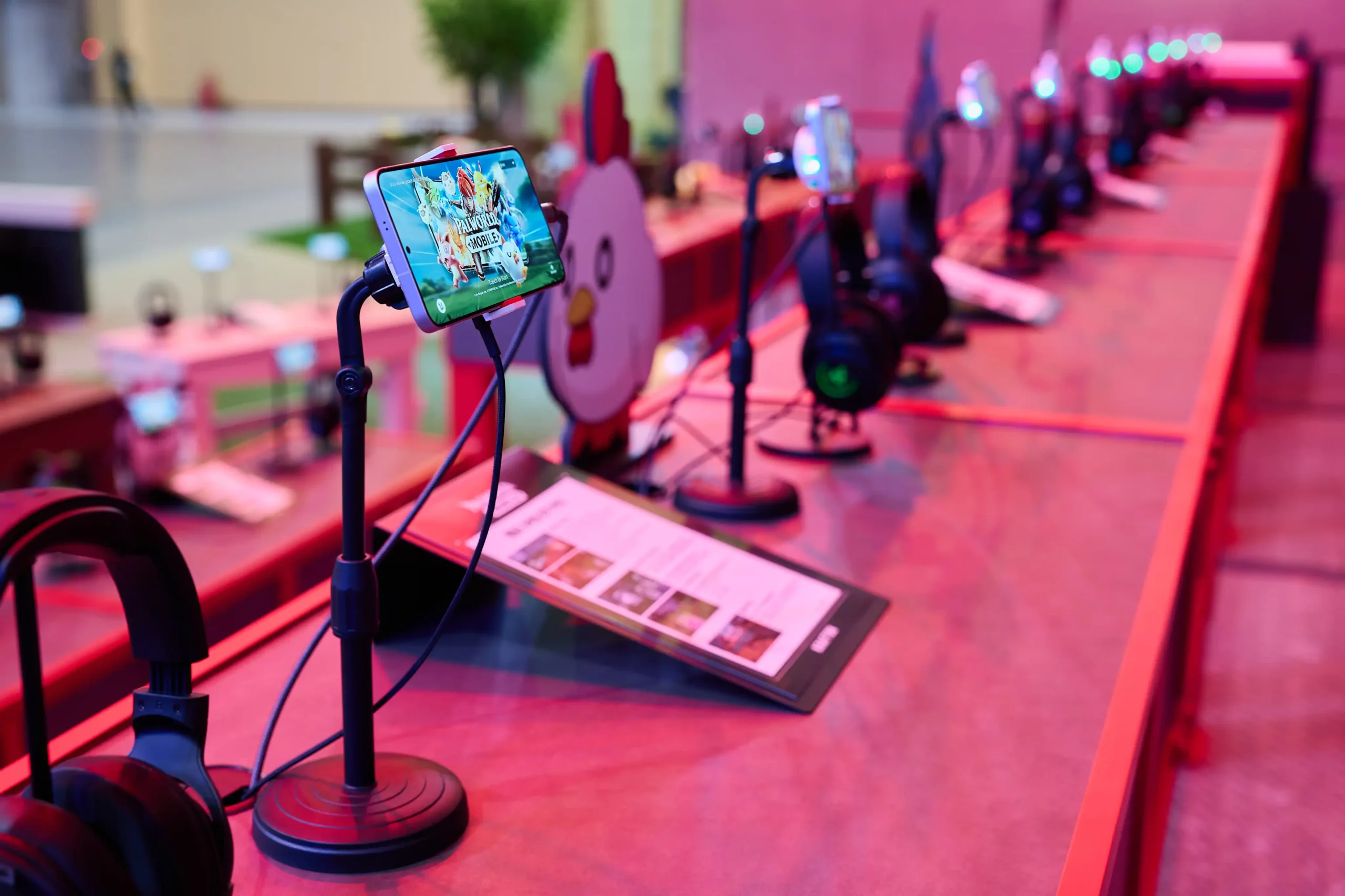 KRAFTON G-STAR 2025 現場直擊！《幻獸帕魯 Mobile》首度公開試玩 CAFÉ PUBG 與熱力滿點的舞台節目，讓現場體驗熱潮不斷升溫