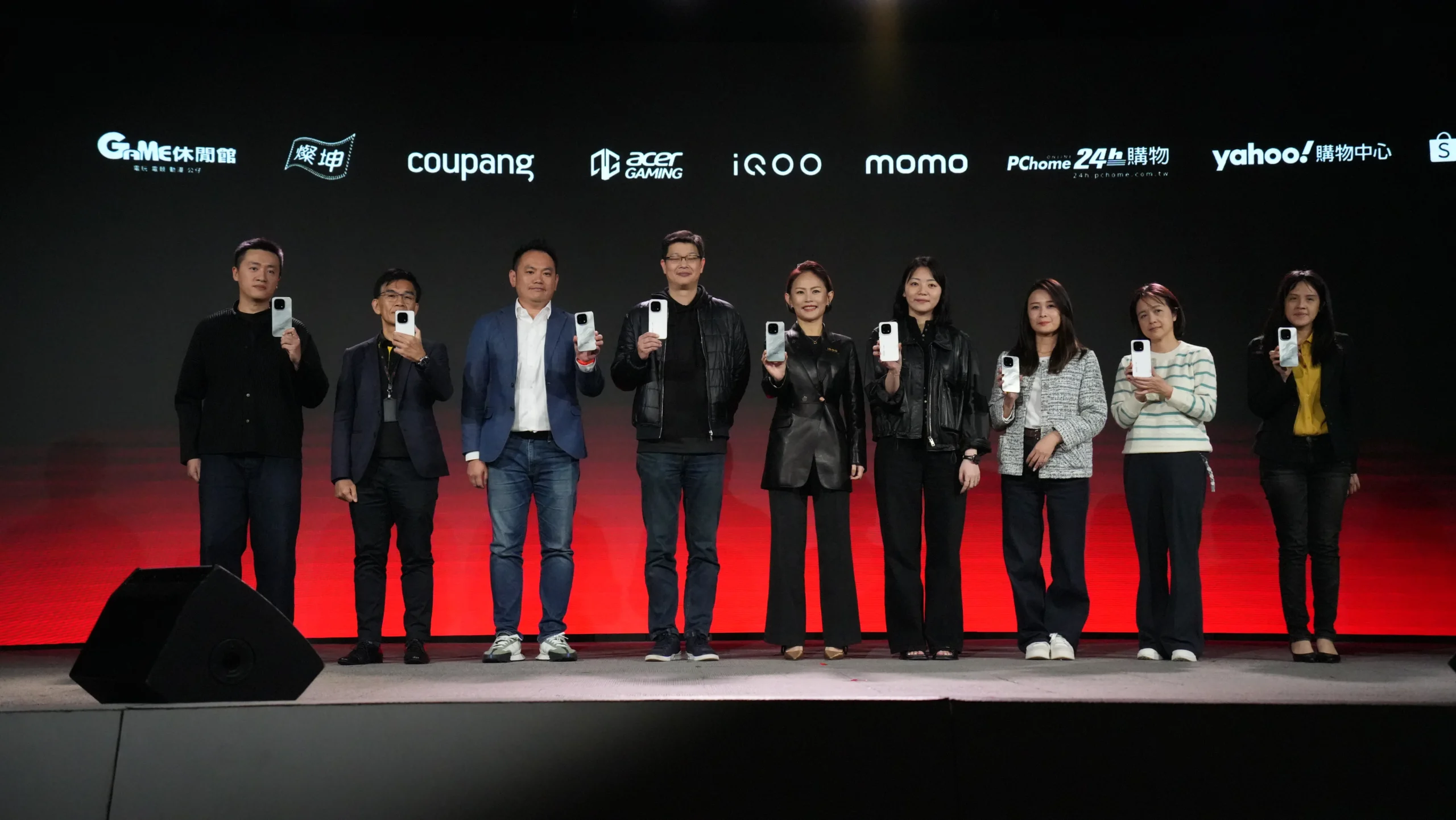 iQOO 15 雙晶片電競旗艦震撼登台！7000mAh大電池「續航力突破天際」