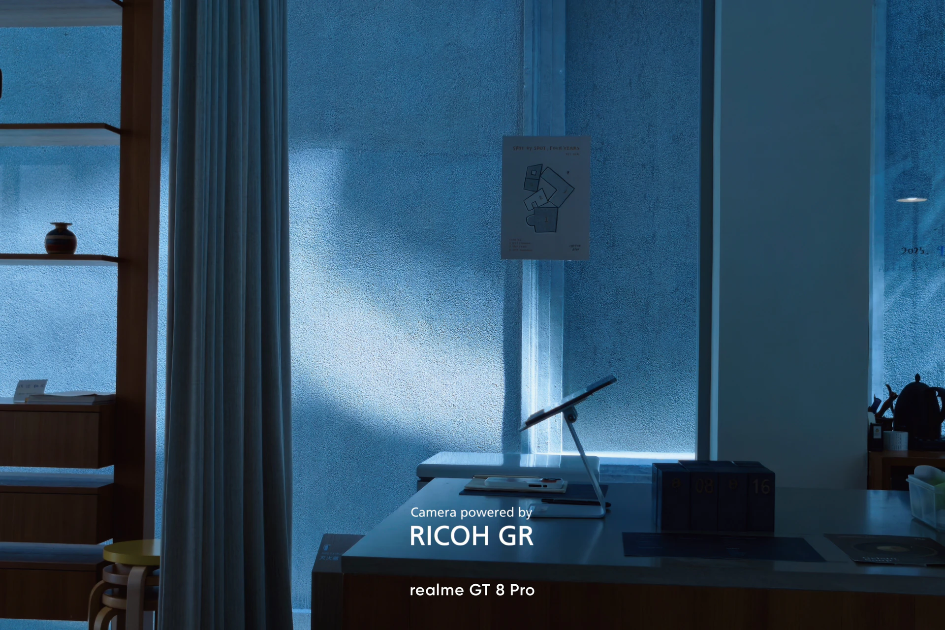 攜手攝影圈人文代表理光RICOH GR　realme GT 8 Pro街拍神器奧斯頓馬丁F1限量版同步亮相