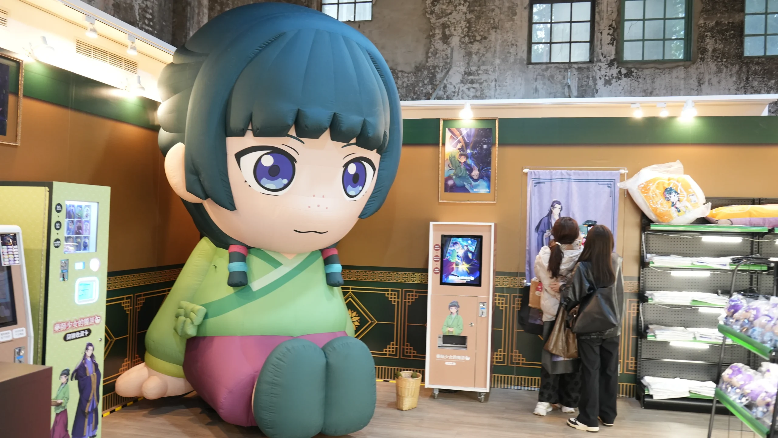 【開箱】高達兩層樓的貓貓等你打卡！《藥師少女的獨語》快閃店北部登場！