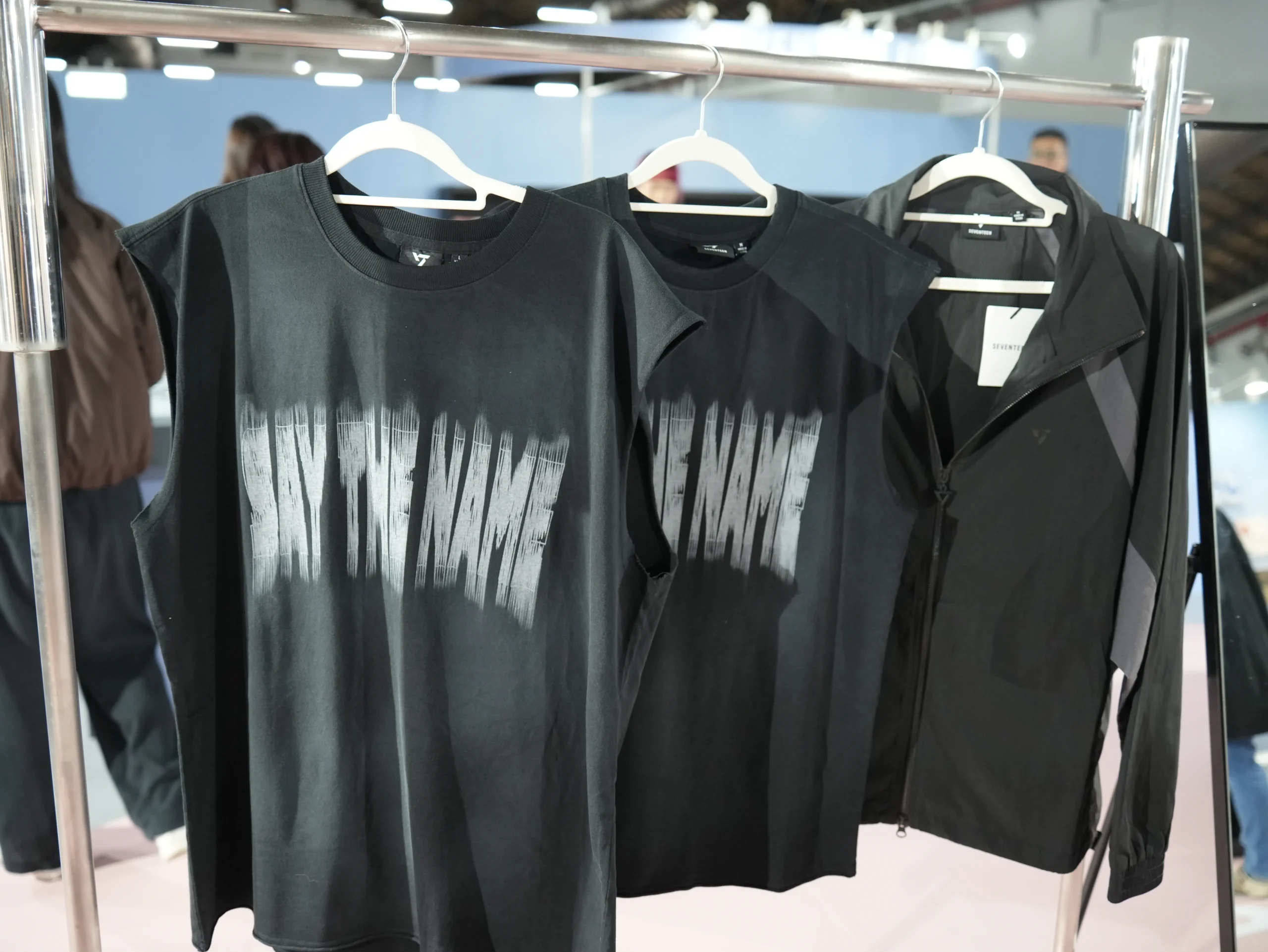 【開箱】集合啦！克拉親友會！SEVENTEEN 官方快閃店正式登場，還有超強打卡互動空間等你蒞臨