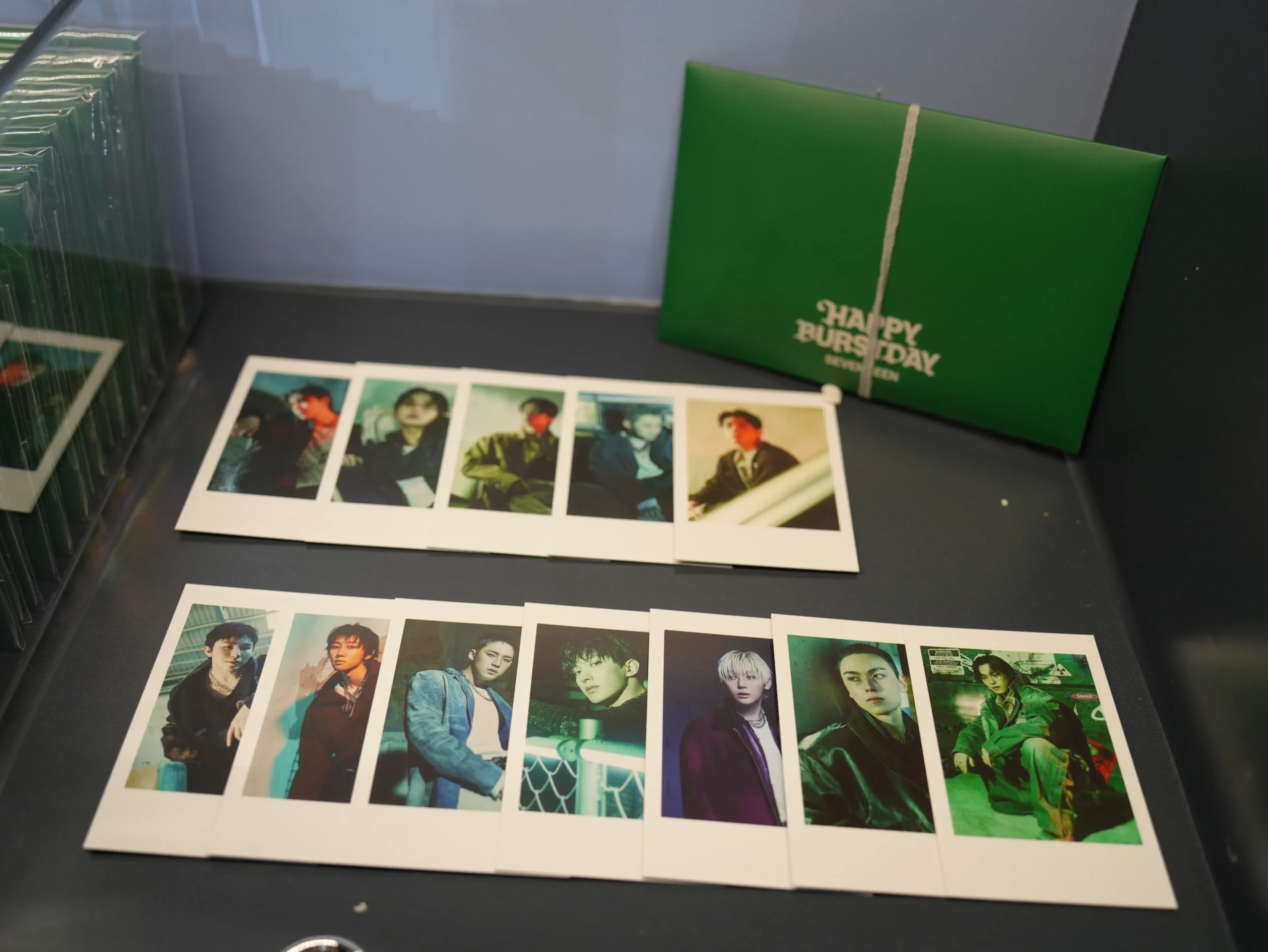 【開箱】集合啦！克拉親友會！SEVENTEEN 官方快閃店正式登場，還有超強打卡互動空間等你蒞臨