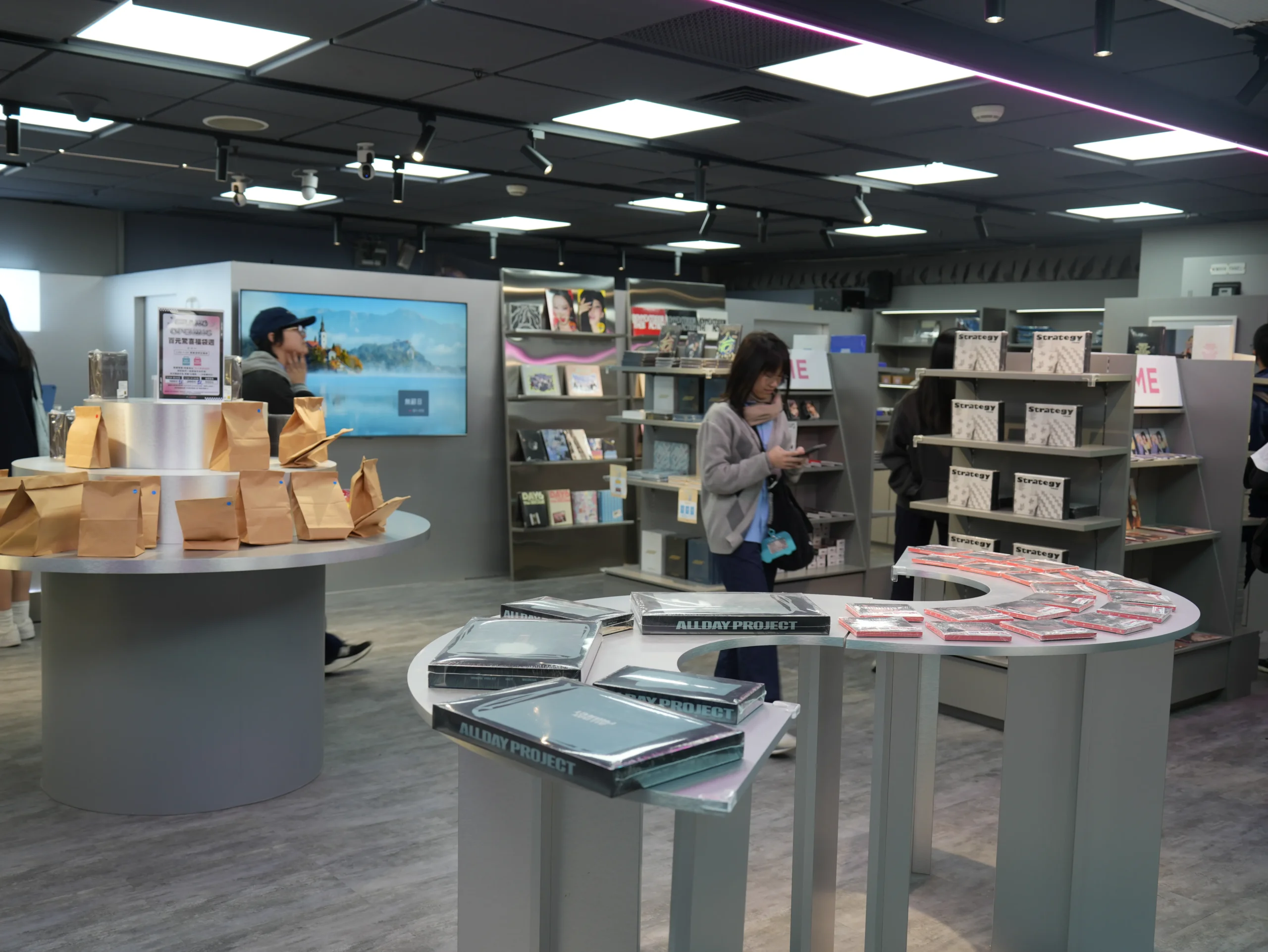 西門町潮流據點又加一！沉浸式流行文化地下城「西門地下市」正式開幕！