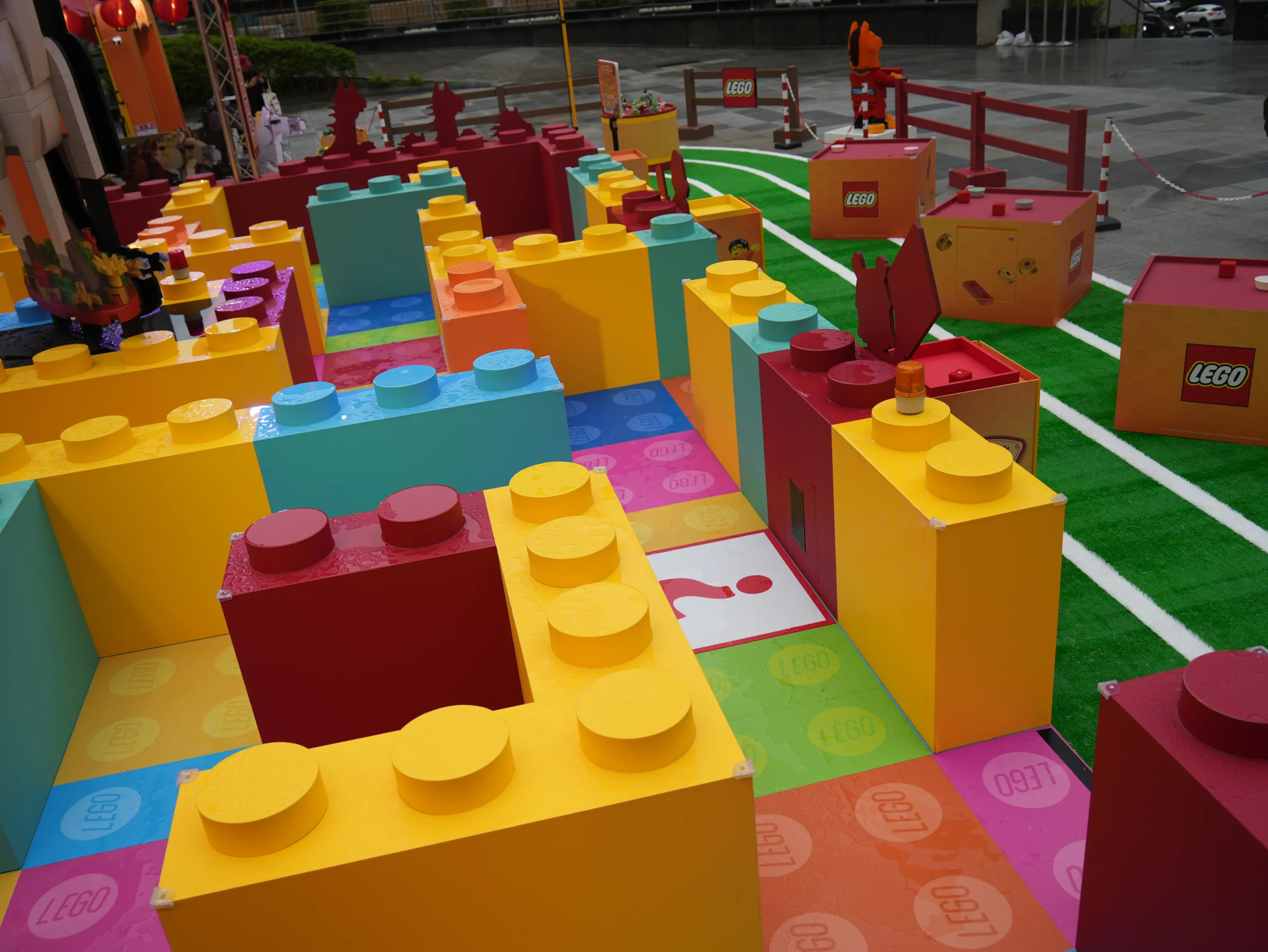 萬馬奔騰賀新年！知名玩具品牌「樂高®」，首度舉辦戶外闖關活動，邀請大小朋友一同玩轉新春！