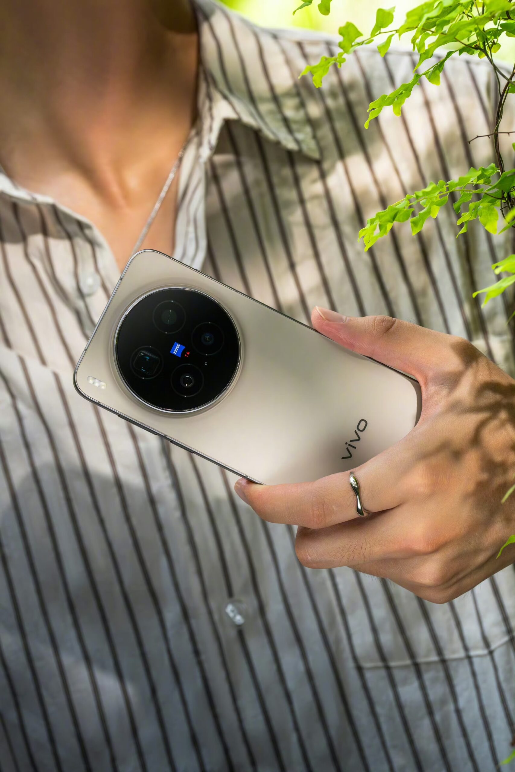 韓援啦啦隊女神登台　《寒霜啟示錄》、《KingShot》舞台首日人潮爆滿