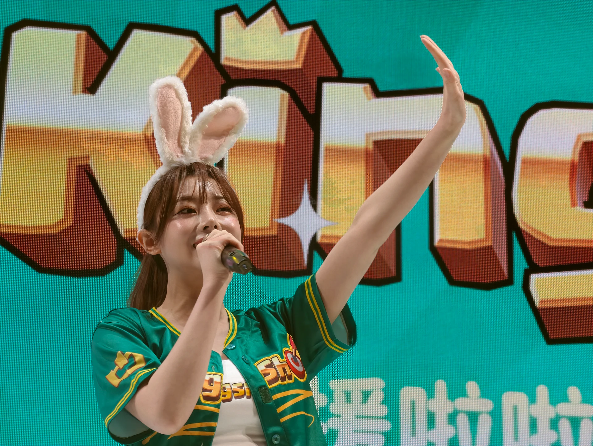 韓援啦啦隊女神登台　《寒霜啟示錄》、《KingShot》舞台首日人潮爆滿