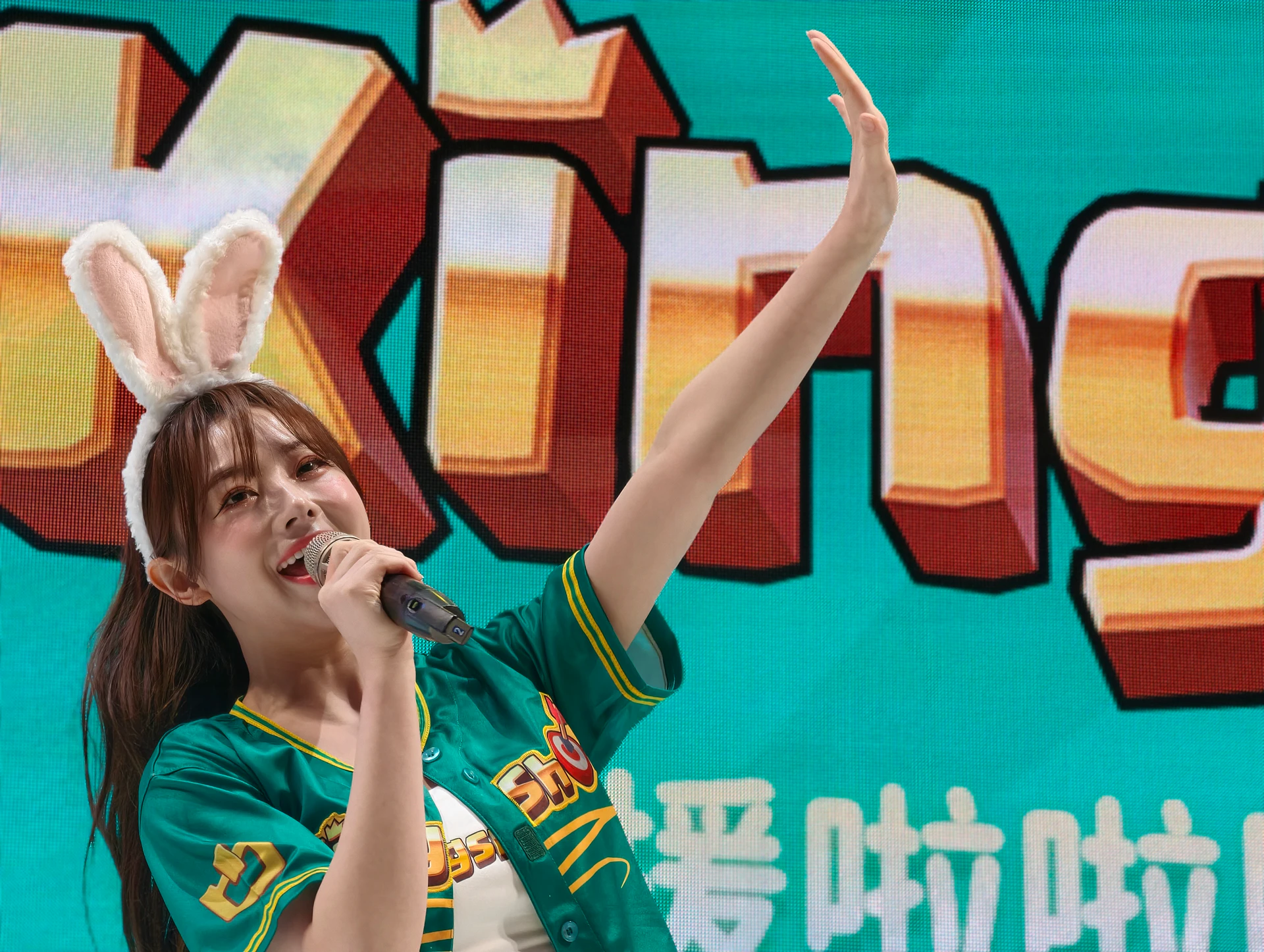 韓援啦啦隊女神登台　《寒霜啟示錄》、《KingShot》舞台首日人潮爆滿