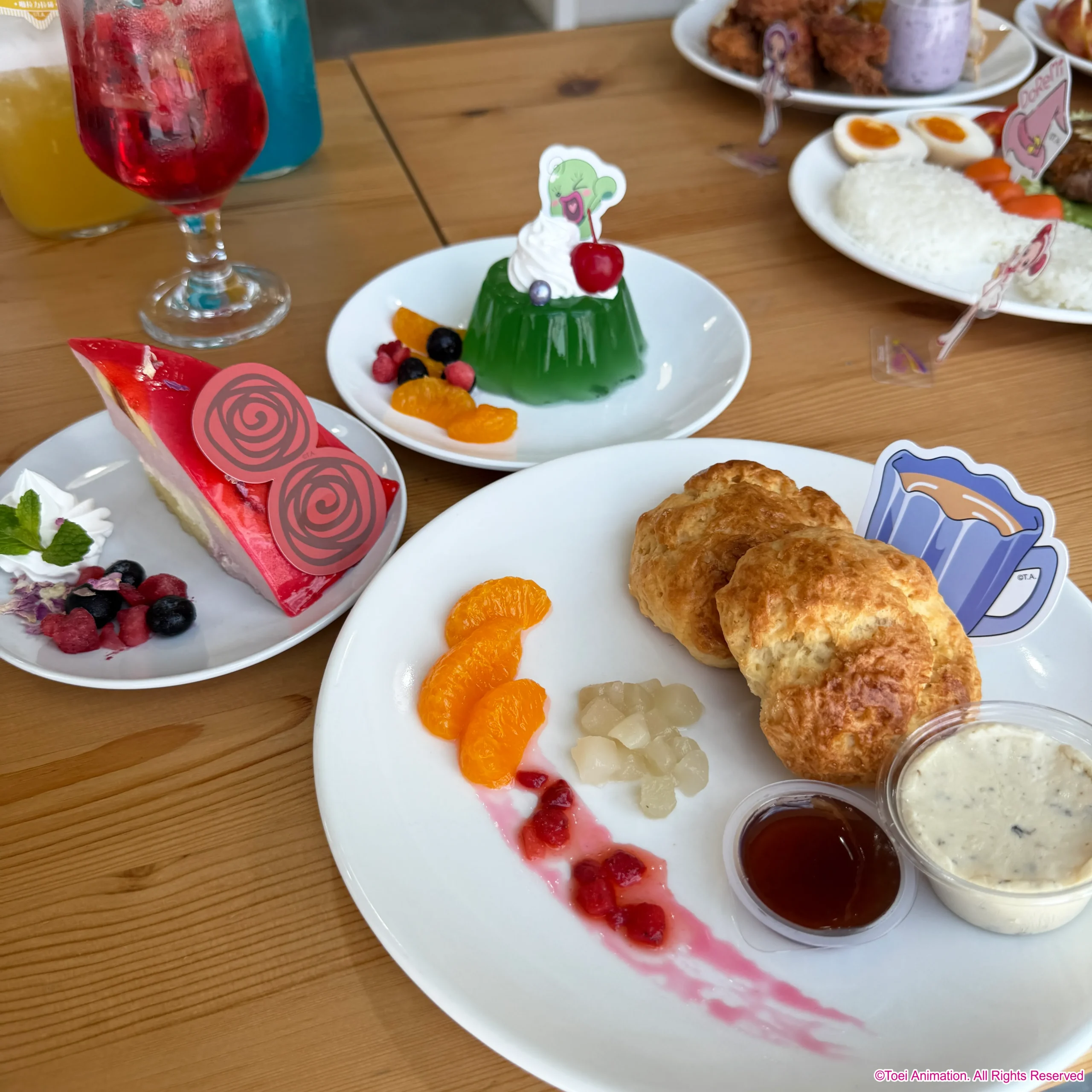 《小魔女 DoReMi × FANFANS CAFÉ 聯名主題餐廳》期間限定登場！主題餐點、甜點、飲品及特典全台三地開跑