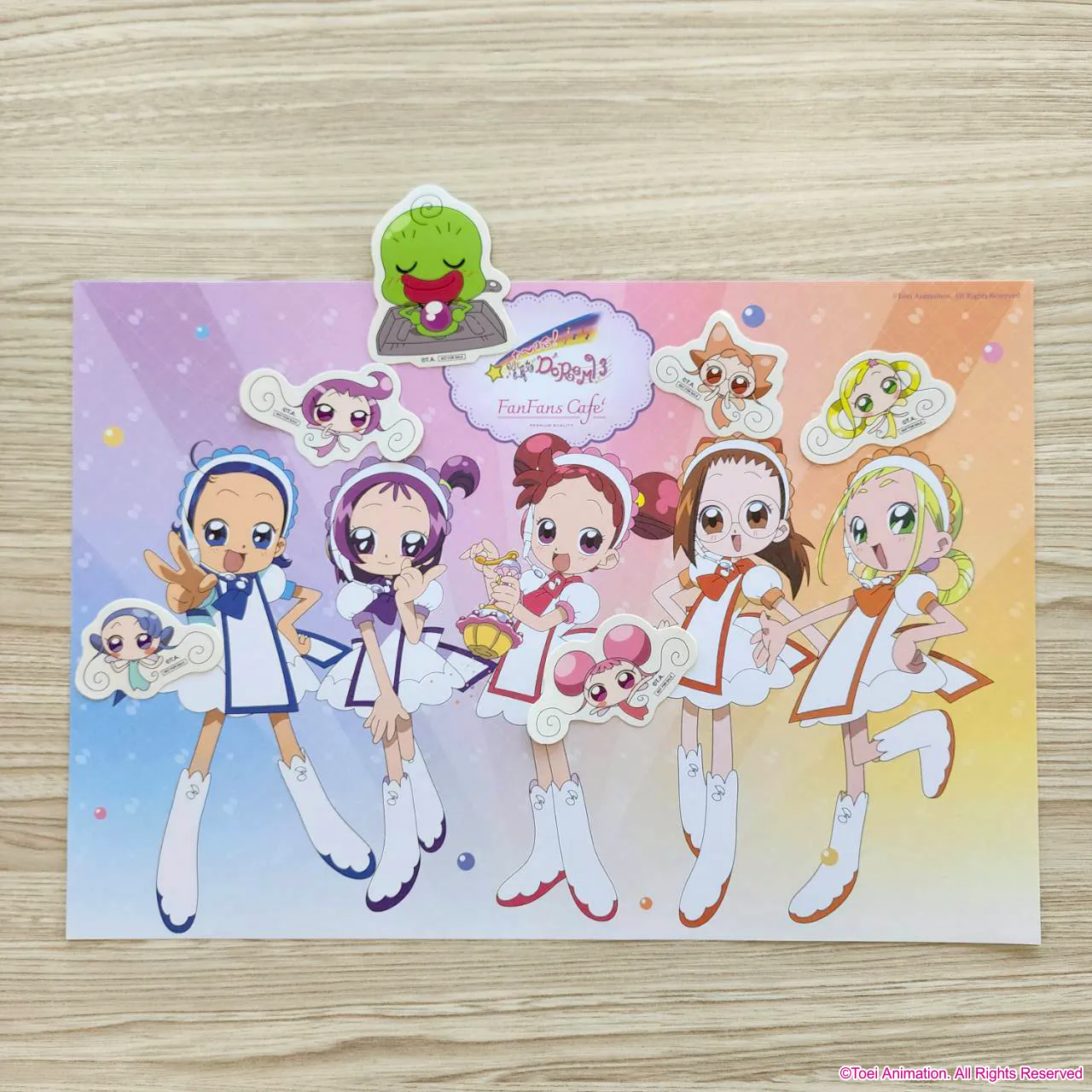 《小魔女 DoReMi × FANFANS CAFÉ 聯名主題餐廳》期間限定登場！主題餐點、甜點、飲品及特典全台三地開跑