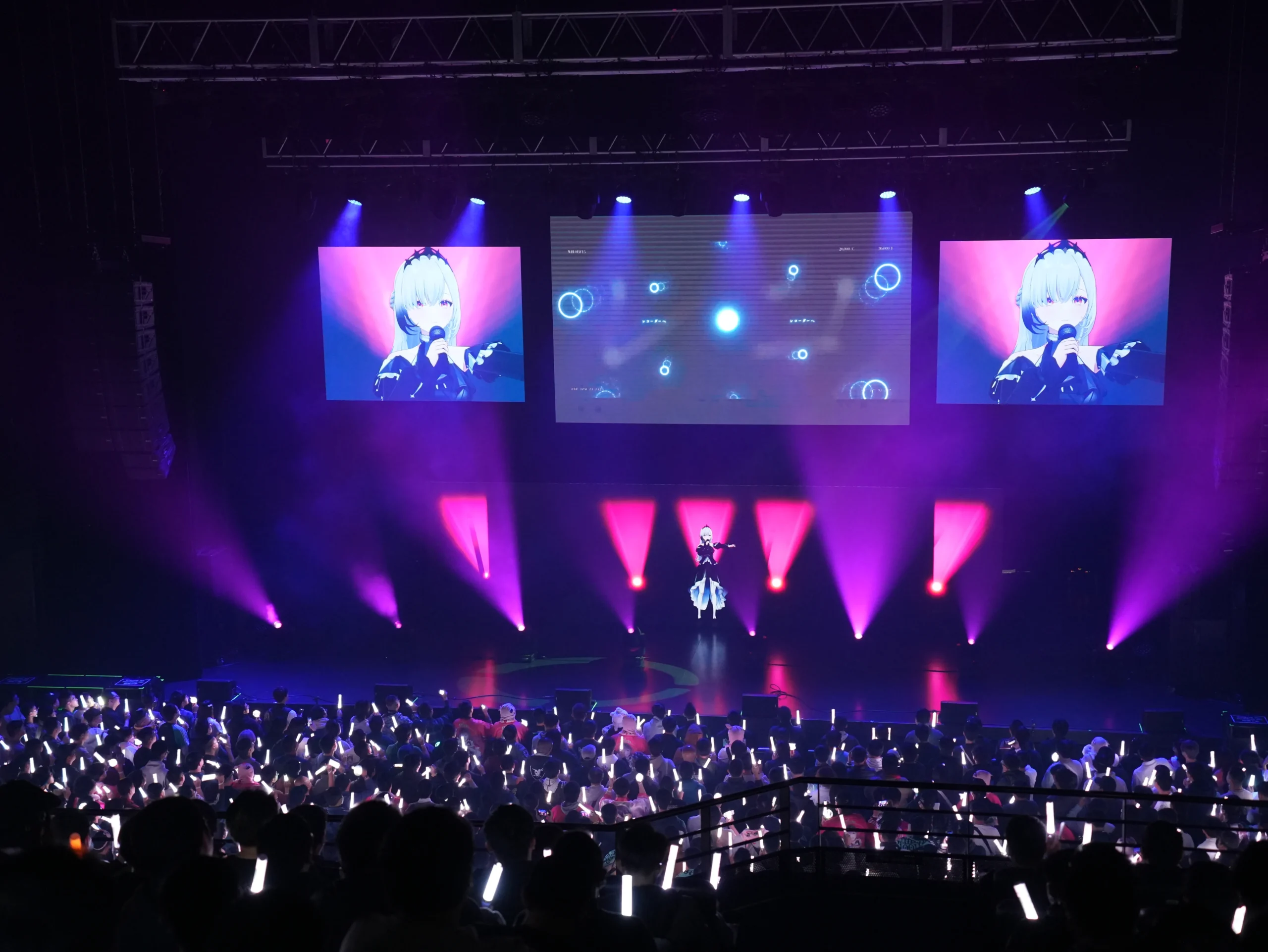 【開箱】歌姬們跨越次元與國境，唱出《TUBEOUT! in TAIPEI 2026》虛實交織的歌聲盛宴