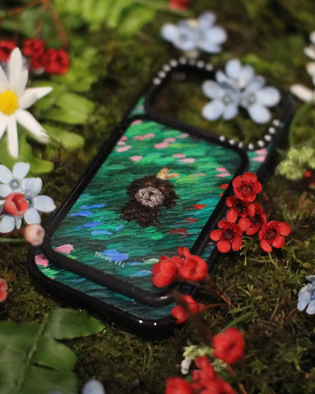 【CASETiFY 每週推薦系列】可憐又可愛的褲褲兔首度聯名 CASETiFY！還有首爾藝術家 Young Lee、色彩繽紛的 Messy Desk 與 Meri Meri 等療癒系列助你展開燦爛笑容