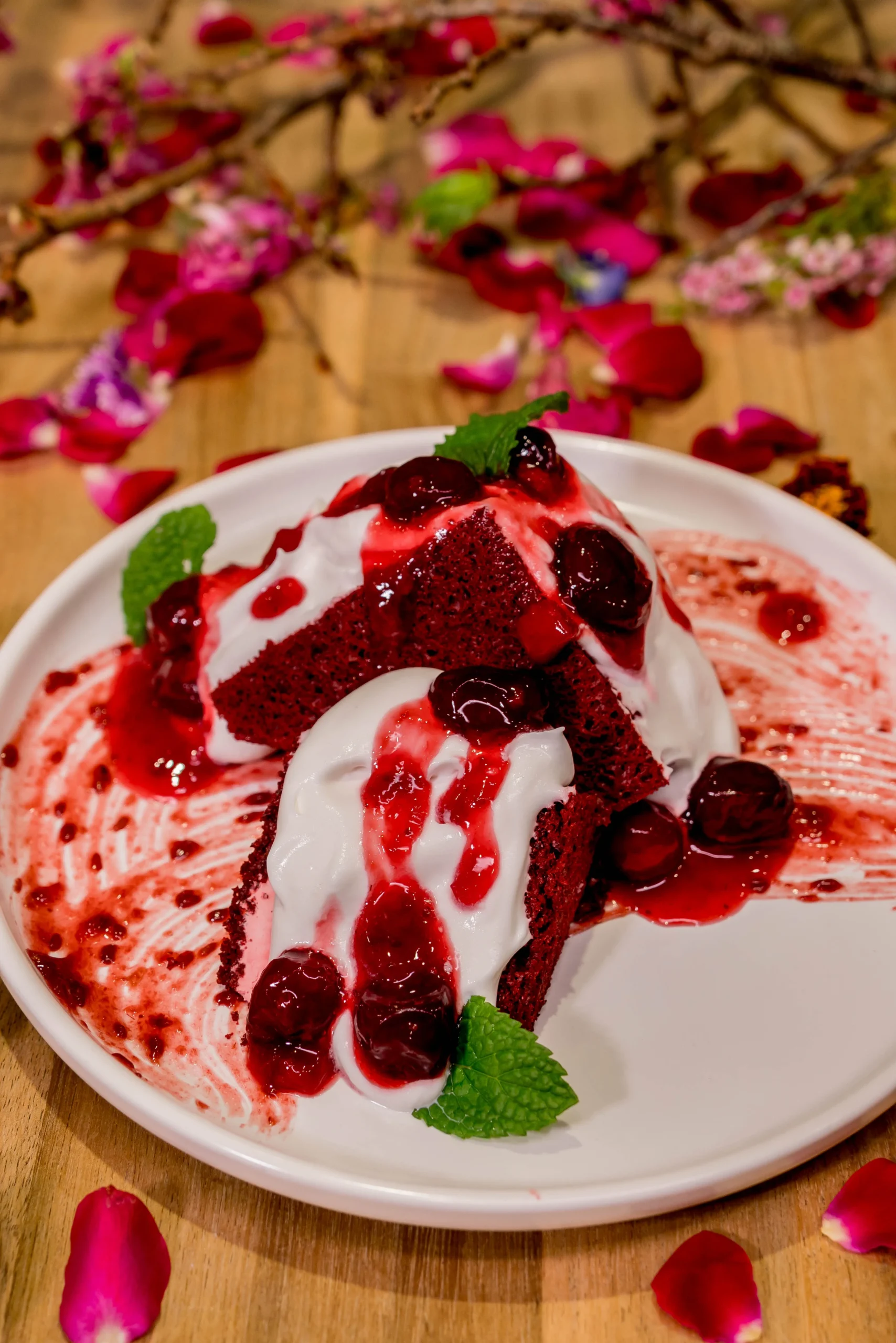 粉絲必朝聖！MOJOIN 打造人氣BL大作《叛逆玩家》主題咖啡廳復刻經典場景、主題餐點與全新周邊 一次滿足CP粉！