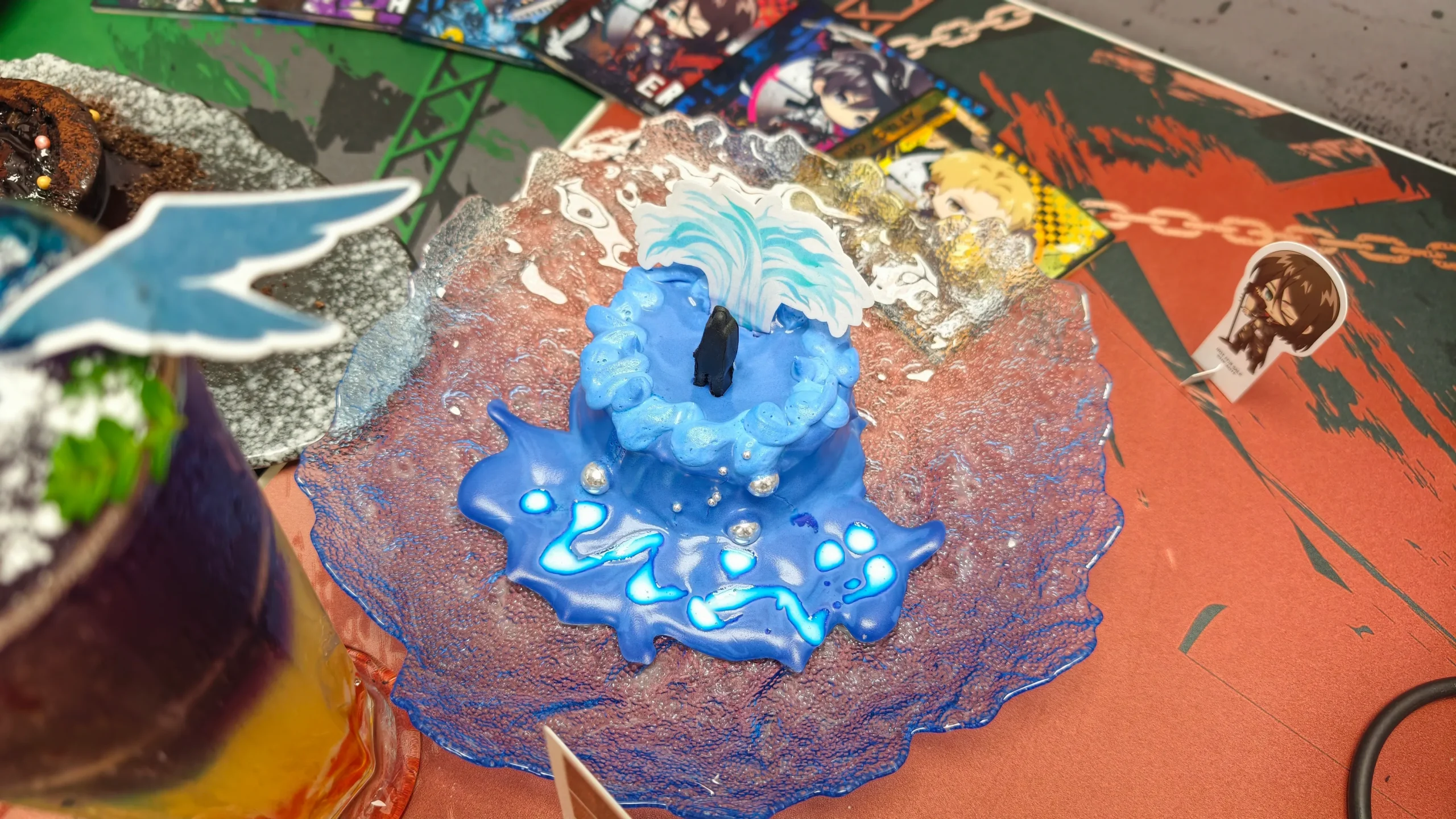 【開箱】《進擊的巨人 搖滾世代》ｘ次元波板糖聯動主題餐廳，人氣 IP 全新風貌！