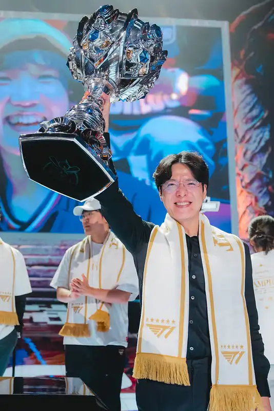 《英雄聯盟》T1 宣布 kkOma 休息 第二賽段將由Tom擔任主教練