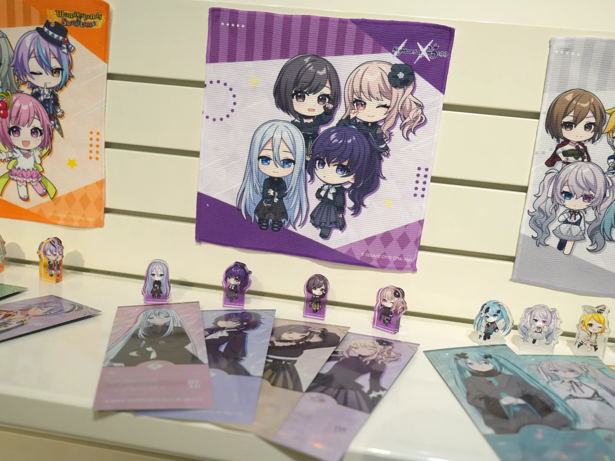 【開箱】《劇場版 世界計畫 崩壞的世界與無法歌唱的初音未來》x 萌番 MoreFun，找回最初歌唱的勇氣！