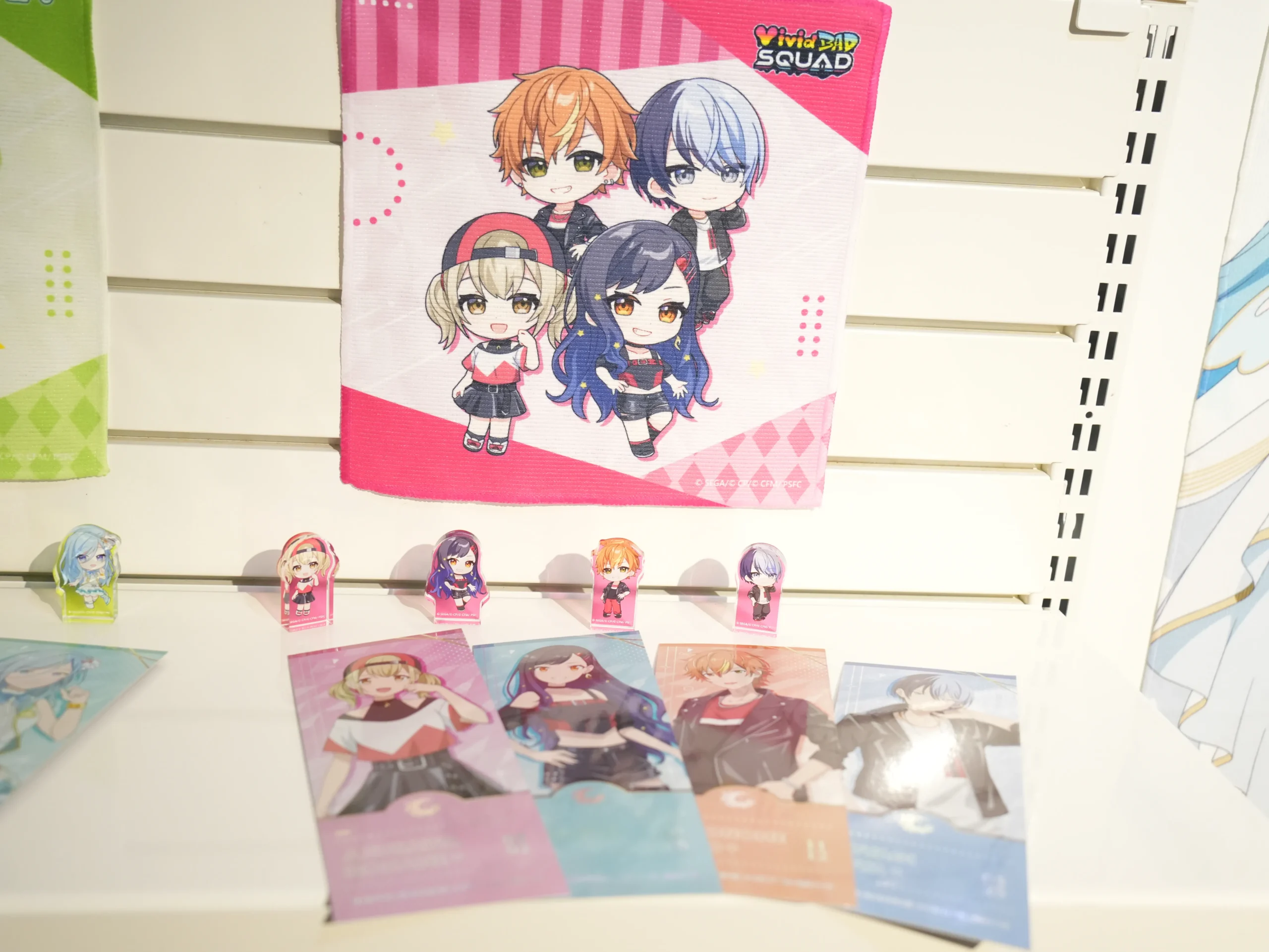 【開箱】《劇場版 世界計畫 崩壞的世界與無法歌唱的初音未來》x 萌番 MoreFun，找回最初歌唱的勇氣！