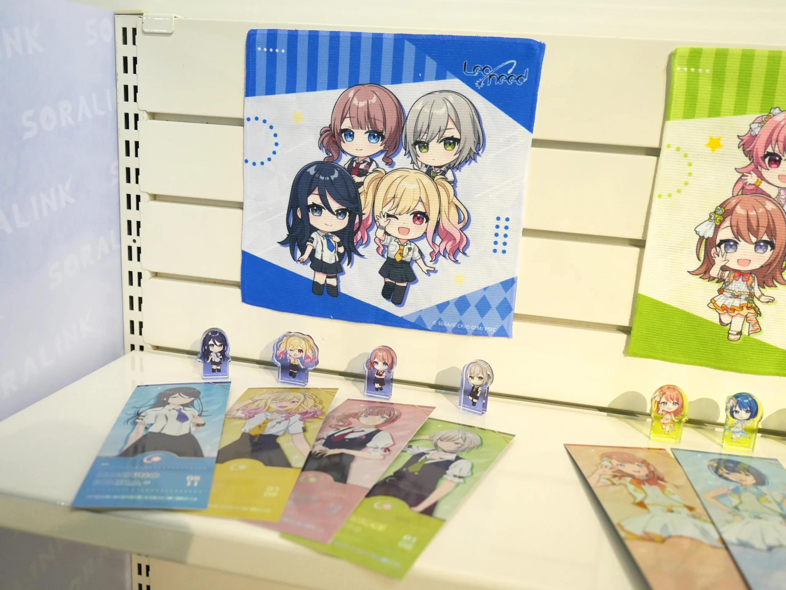 【開箱】《劇場版 世界計畫 崩壞的世界與無法歌唱的初音未來》x 萌番 MoreFun，找回最初歌唱的勇氣！