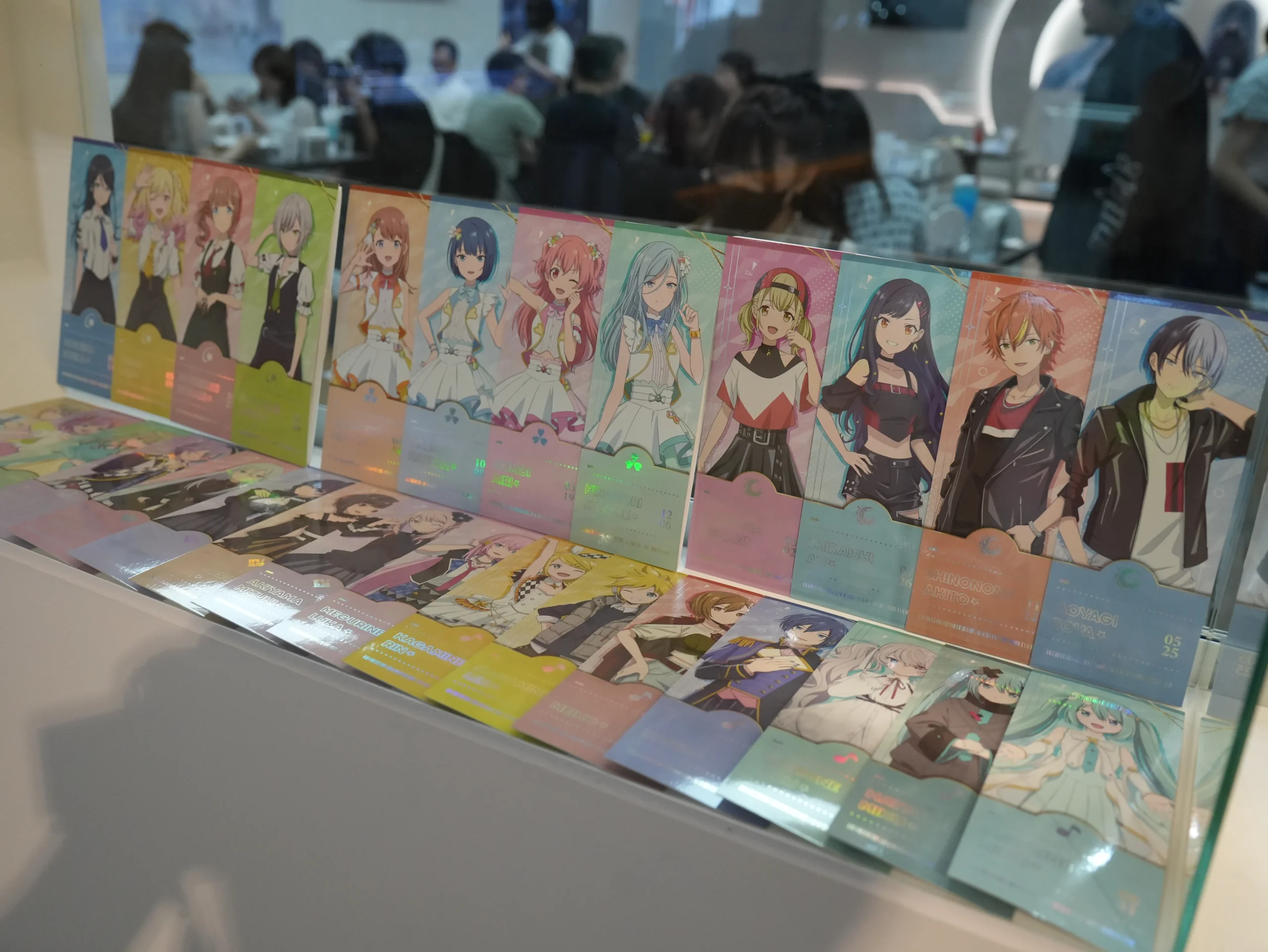 【開箱】《劇場版 世界計畫 崩壞的世界與無法歌唱的初音未來》x 萌番 MoreFun，找回最初歌唱的勇氣！