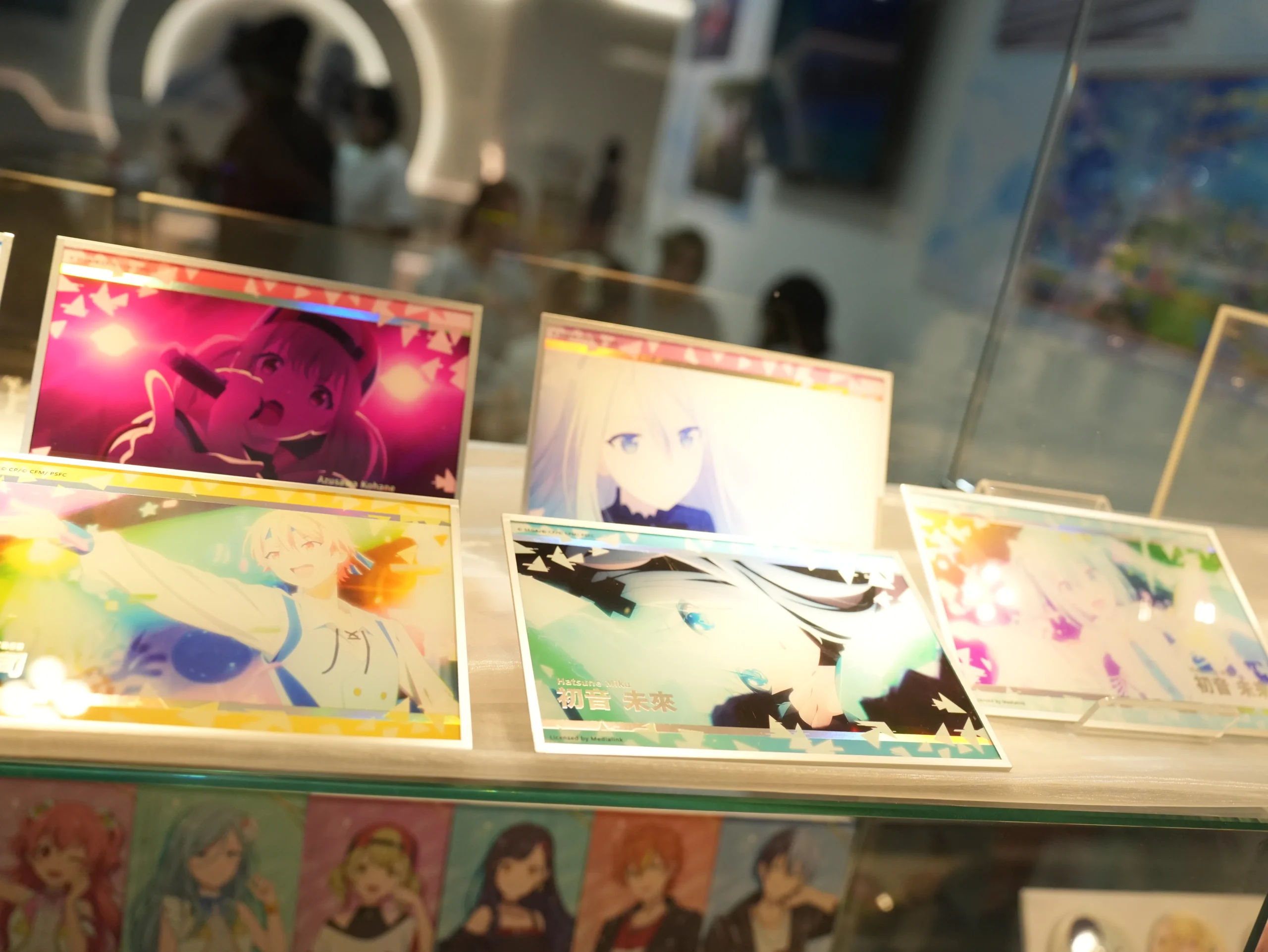 【開箱】《劇場版 世界計畫 崩壞的世界與無法歌唱的初音未來》x 萌番 MoreFun，找回最初歌唱的勇氣！