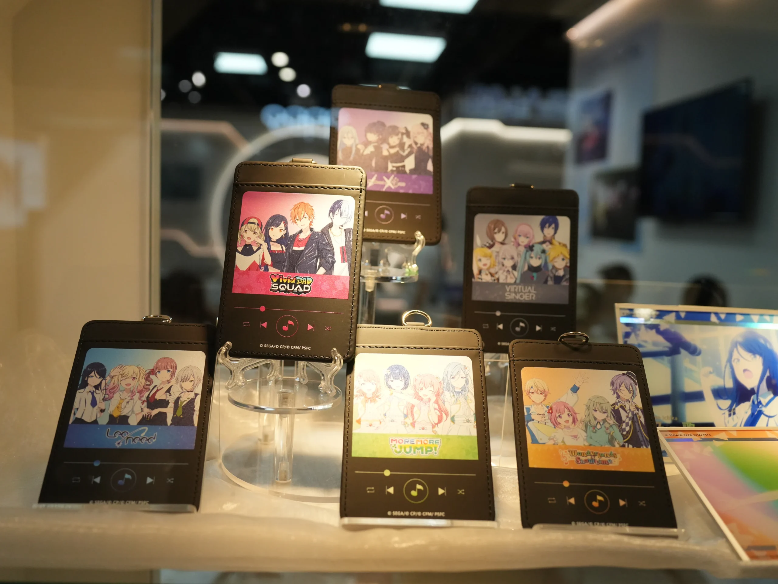 【開箱】《劇場版 世界計畫 崩壞的世界與無法歌唱的初音未來》x 萌番 MoreFun，找回最初歌唱的勇氣！