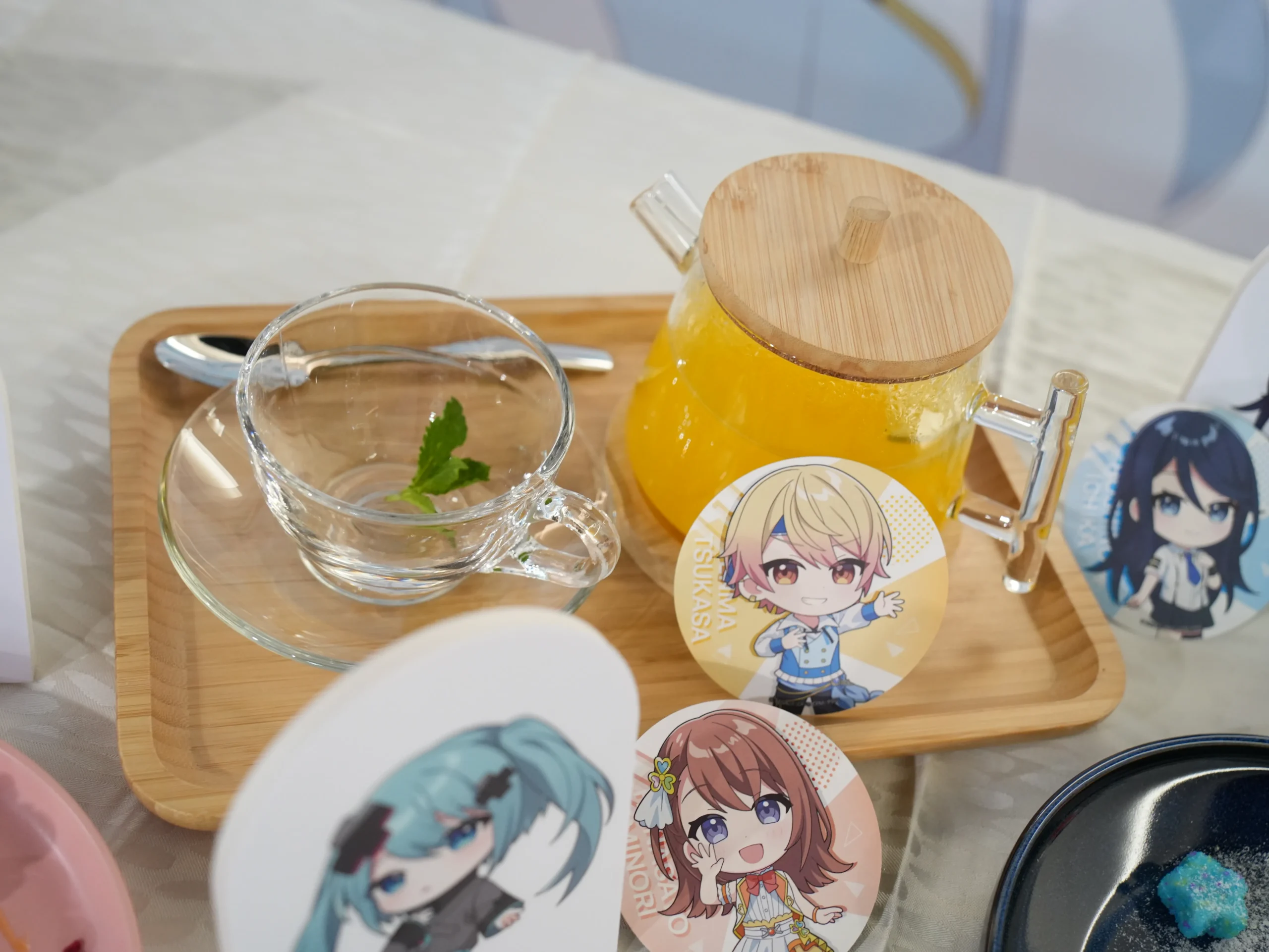 【開箱】《劇場版 世界計畫 崩壞的世界與無法歌唱的初音未來》x 萌番 MoreFun，找回最初歌唱的勇氣！