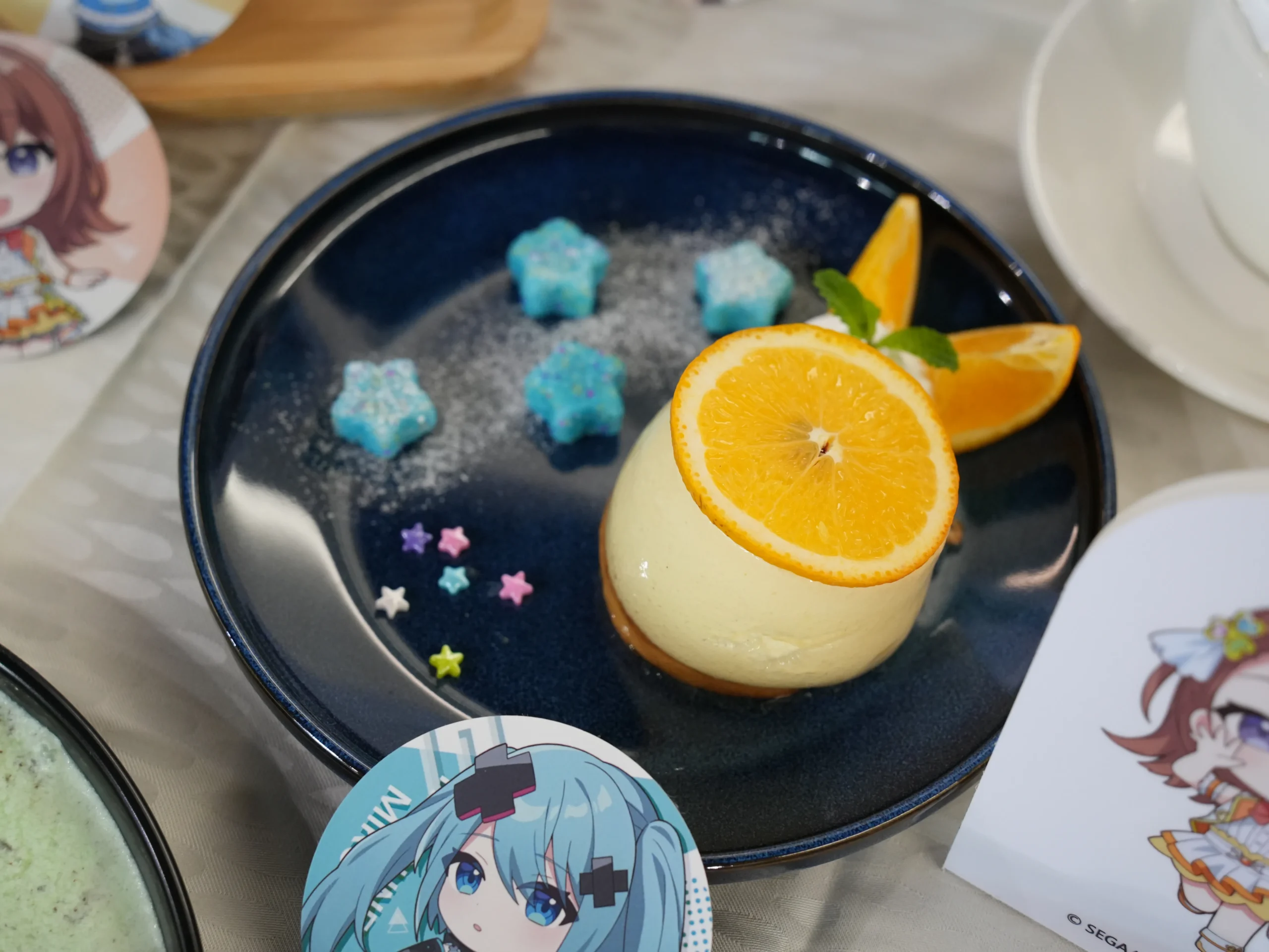 【開箱】《劇場版 世界計畫 崩壞的世界與無法歌唱的初音未來》x 萌番 MoreFun，找回最初歌唱的勇氣！