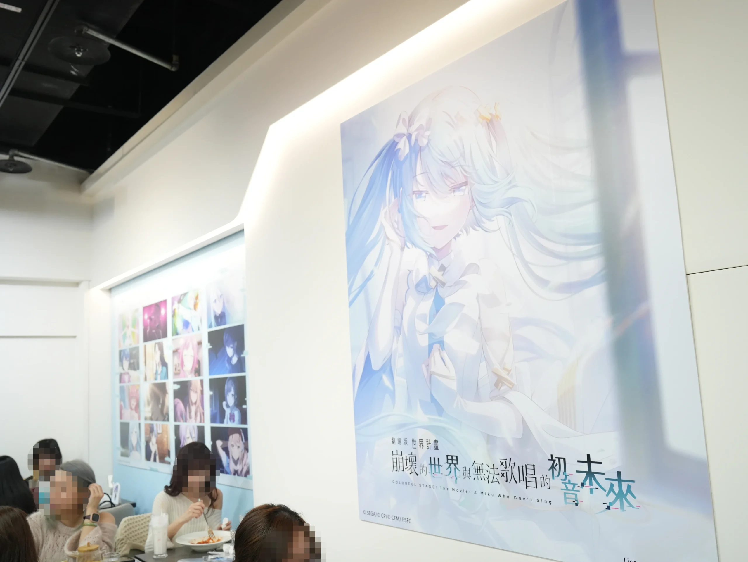 【開箱】《劇場版 世界計畫 崩壞的世界與無法歌唱的初音未來》x 萌番 MoreFun，找回最初歌唱的勇氣！