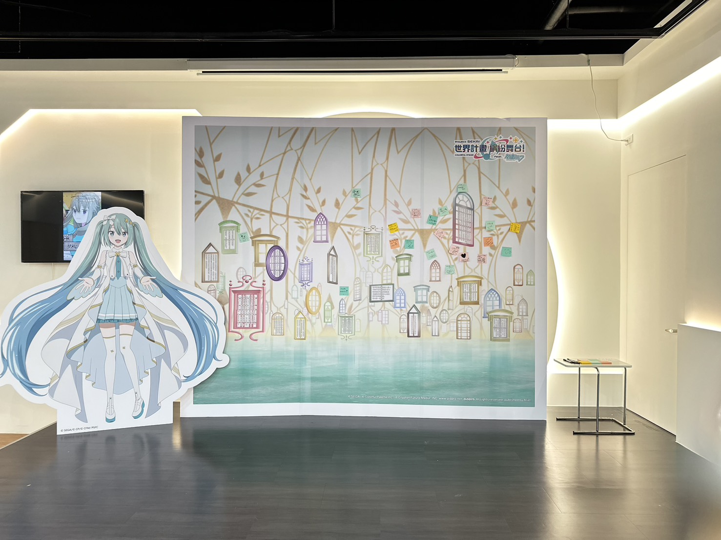 【開箱】《劇場版 世界計畫 崩壞的世界與無法歌唱的初音未來》x 萌番 MoreFun，找回最初歌唱的勇氣！