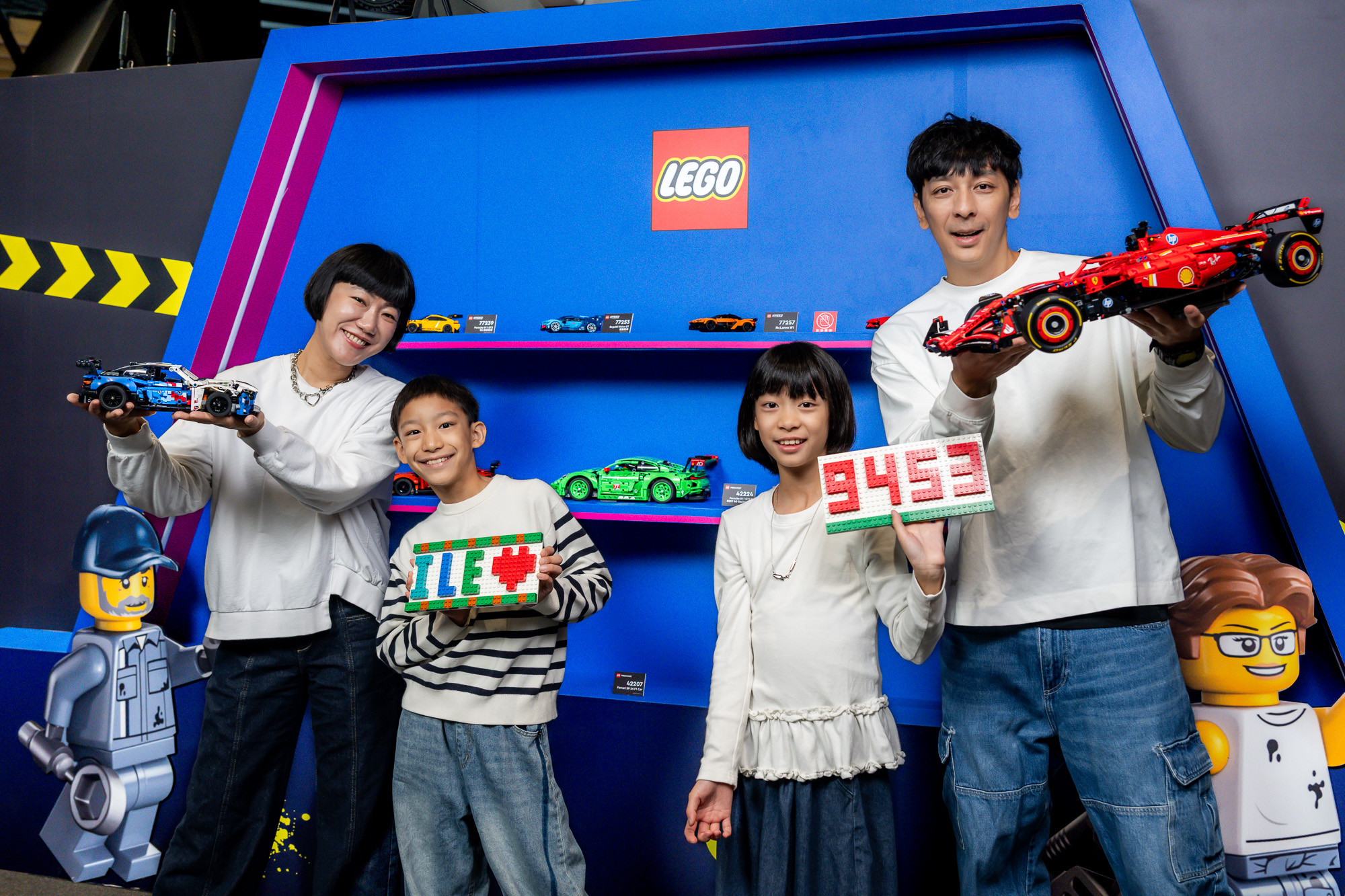 樂高®《拼出夢幻愛車》主題活動熱血登場!邀大小朋友化身夢想賽車手F1 ®車迷別錯過!1:1比例樂高®F1 ®法拉利首度震撼來台 3/26就在桃園台茂購物中心