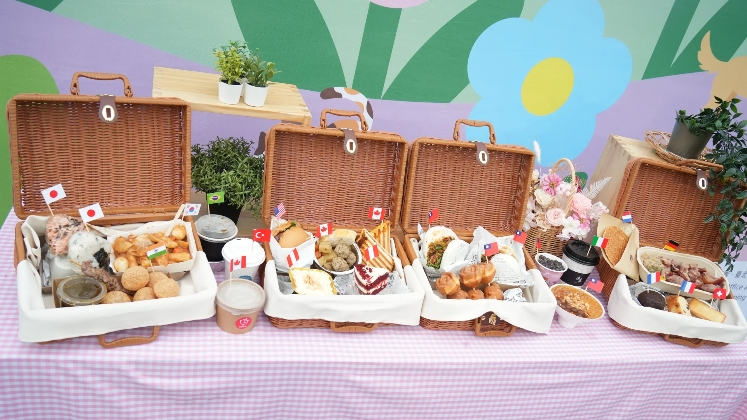 【開箱】2026 台北花伴野餐攜手《Pokémon GO》，各國美食餐籃大開箱，一齊走春樂抓寶！