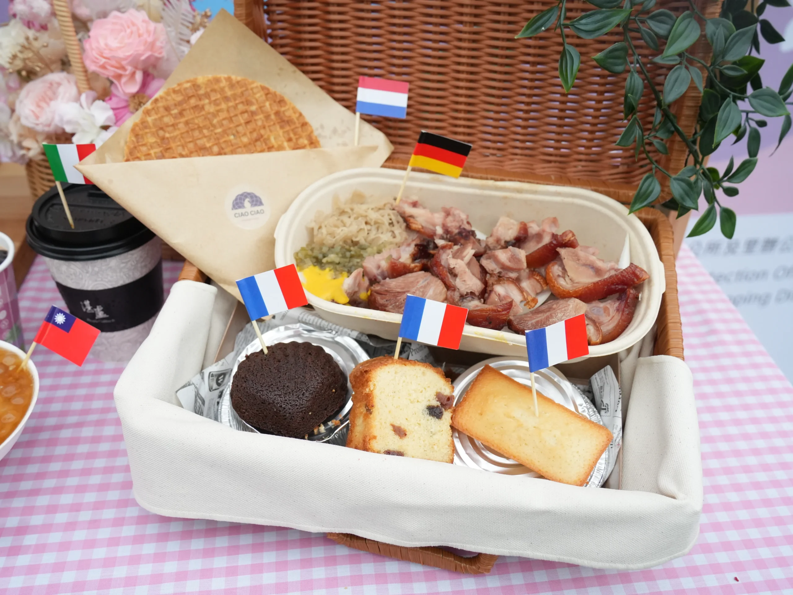 【開箱】2026 台北花伴野餐攜手《Pokémon GO》，各國美食餐籃大開箱，一齊走春樂抓寶！