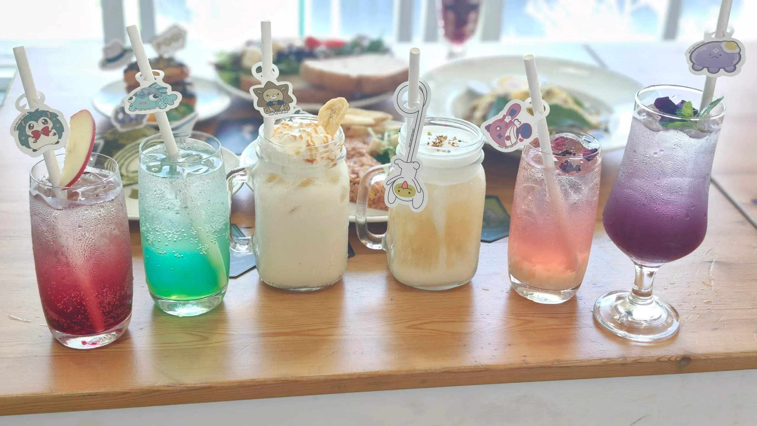 【開箱】與彩虹社 EN 的六人解開謎團！NIJISANJI EN《偵探謎影》x FANFANS CAFÉ 聯名咖啡廳正式登場！