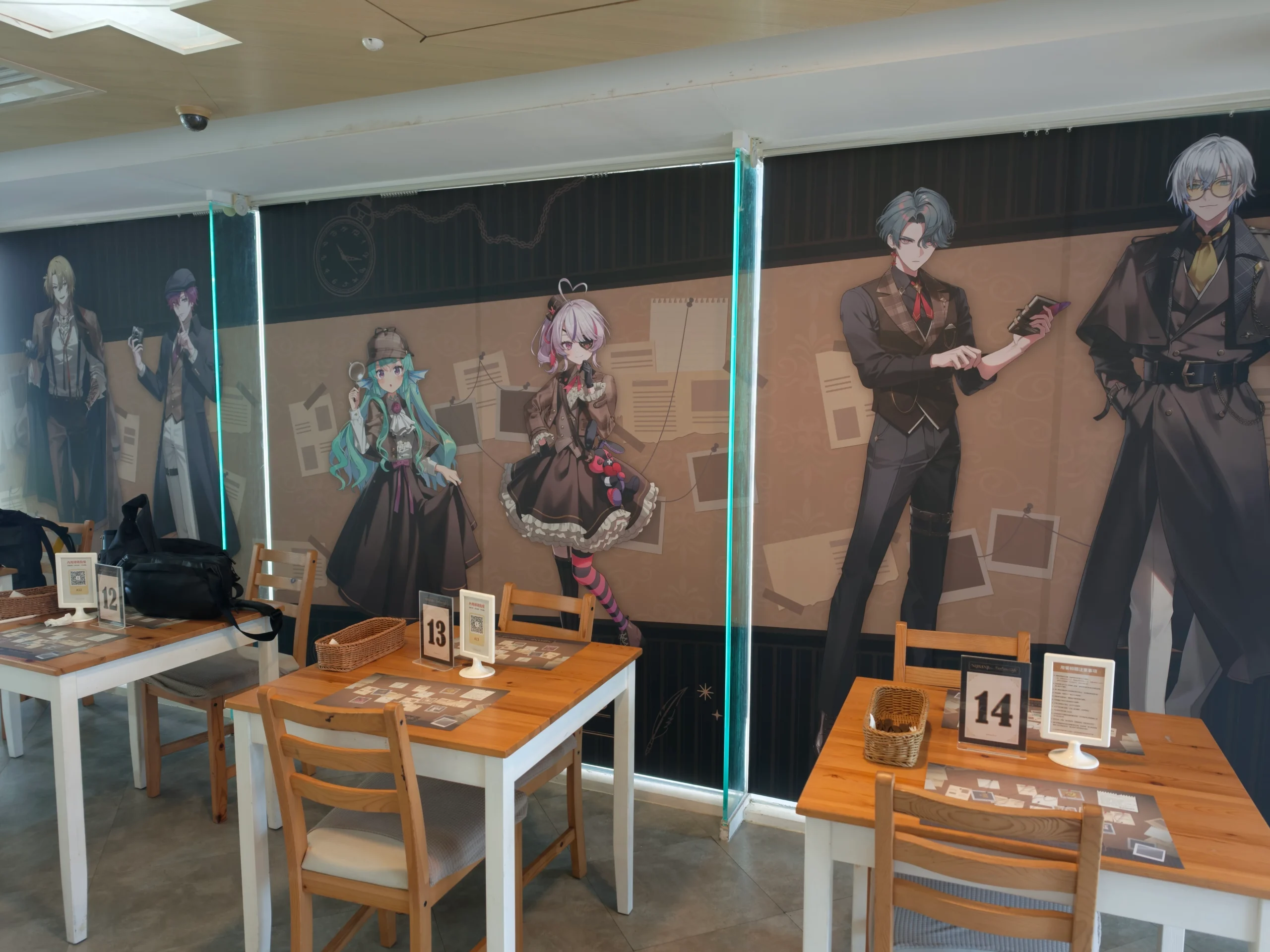 【開箱】與彩虹社 EN 的六人解開謎團！NIJISANJI EN《偵探謎影》x FANFANS CAFÉ 聯名咖啡廳正式登場！