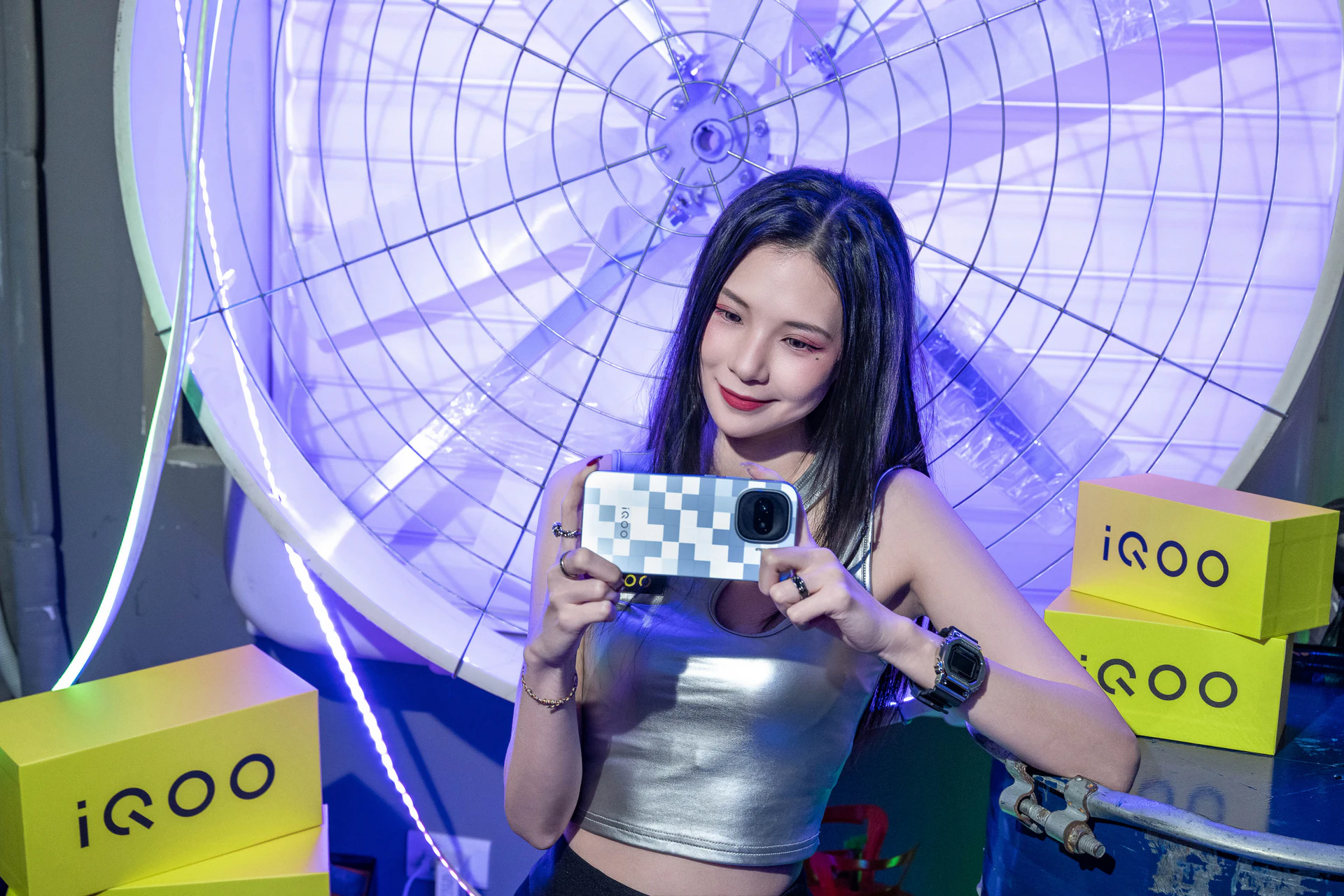 神流暢、極穩定、高續航、電競對決！未來旗艦iQOO 15R登場　極致效能解鎖跨界戰力