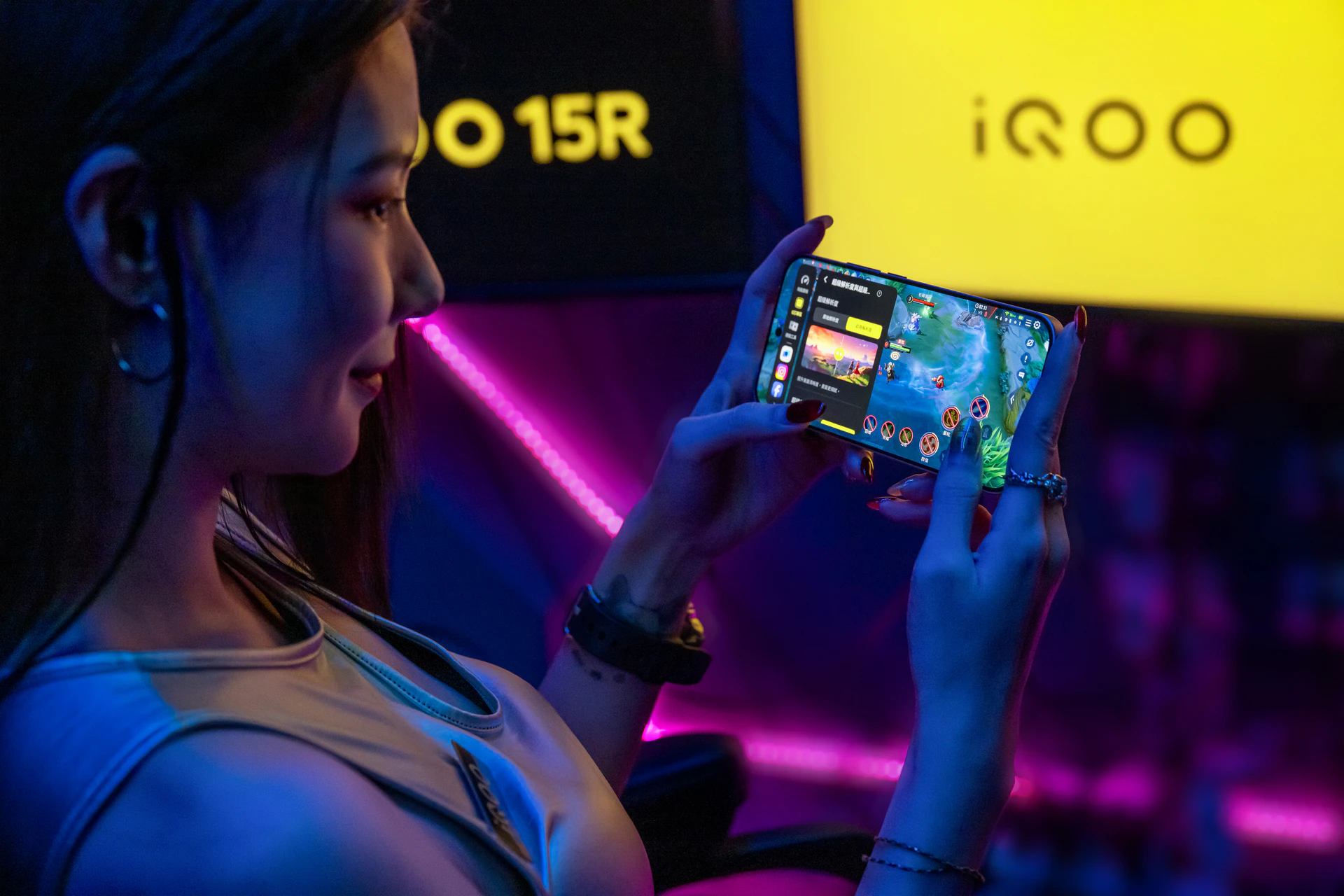 神流暢、極穩定、高續航、電競對決！未來旗艦iQOO 15R登場　極致效能解鎖跨界戰力